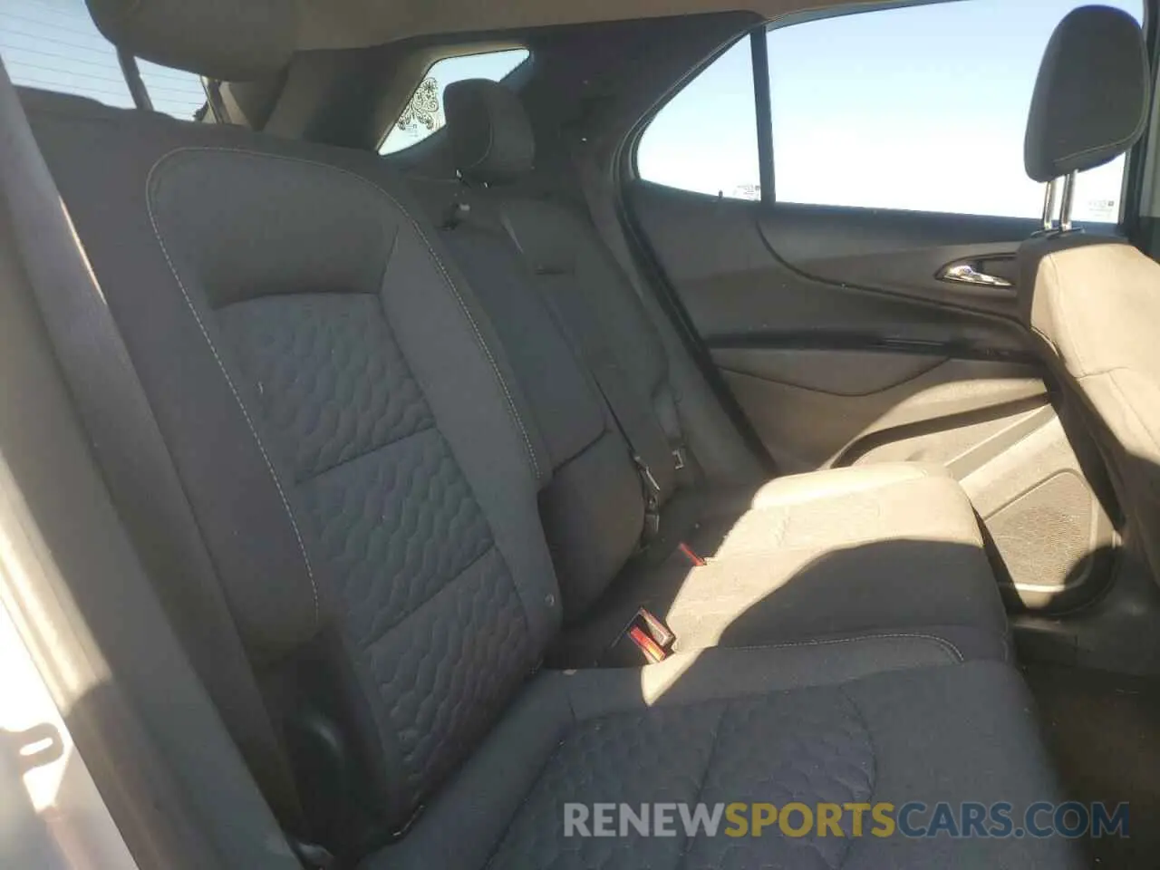 11 Photograph of a damaged car 2GNAXJEV6K6255330 CHEVROLET EQUINOX 2019