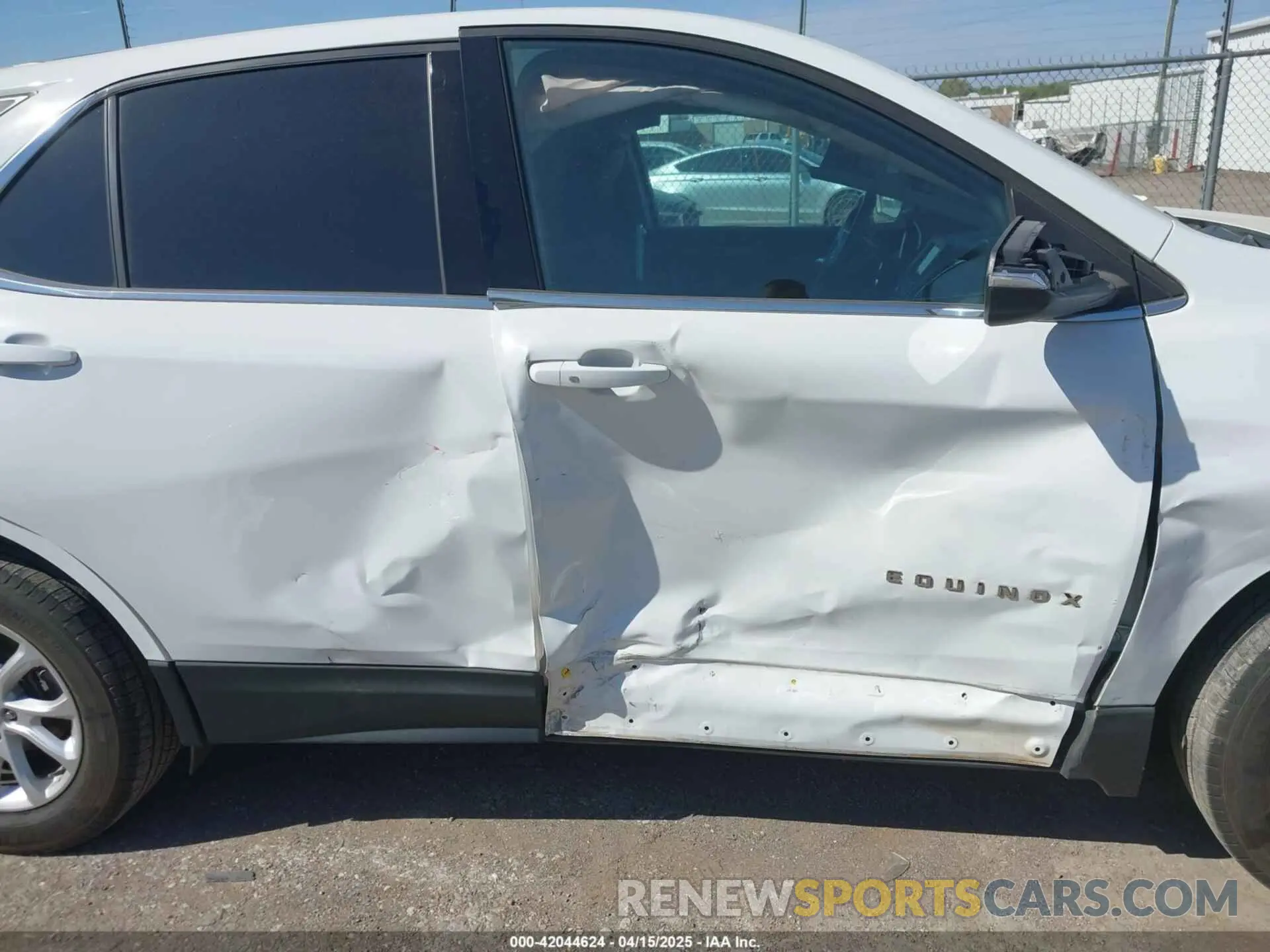 14 Photograph of a damaged car 2GNAXJEV6K6260057 CHEVROLET EQUINOX 2019
