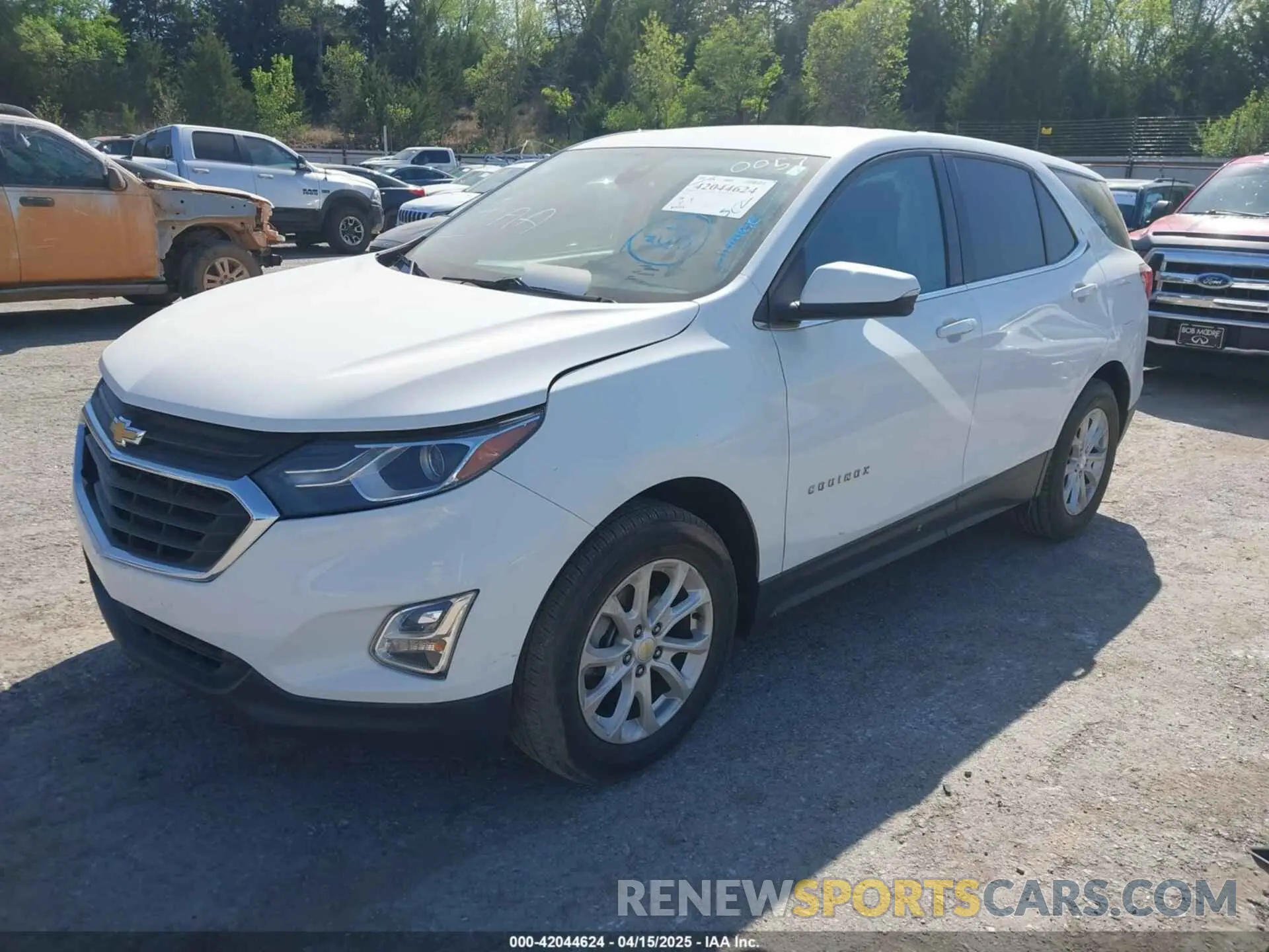 2 Photograph of a damaged car 2GNAXJEV6K6260057 CHEVROLET EQUINOX 2019