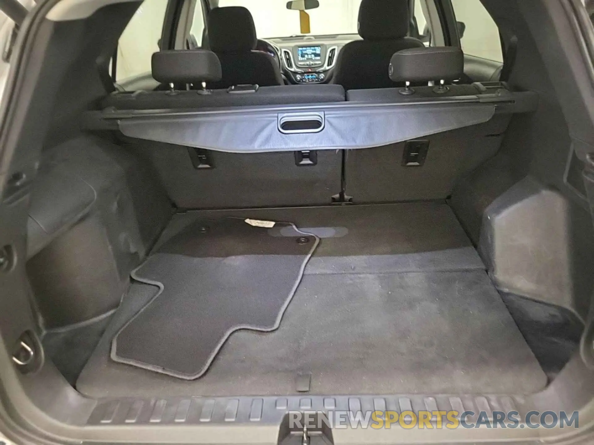 12 Photograph of a damaged car 2GNAXJEV6K6260690 CHEVROLET EQUINOX 2019