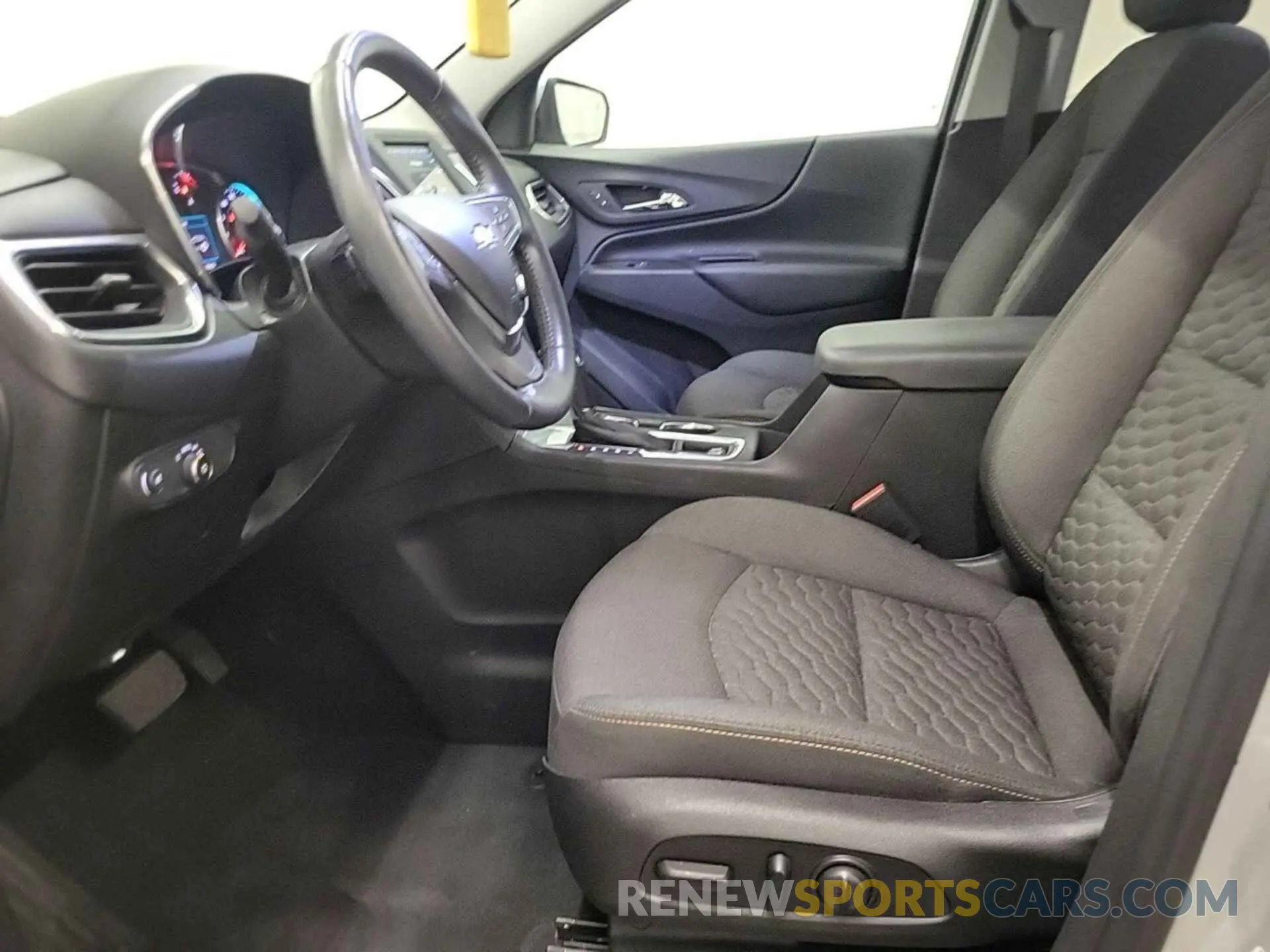 20 Photograph of a damaged car 2GNAXJEV6K6260690 CHEVROLET EQUINOX 2019