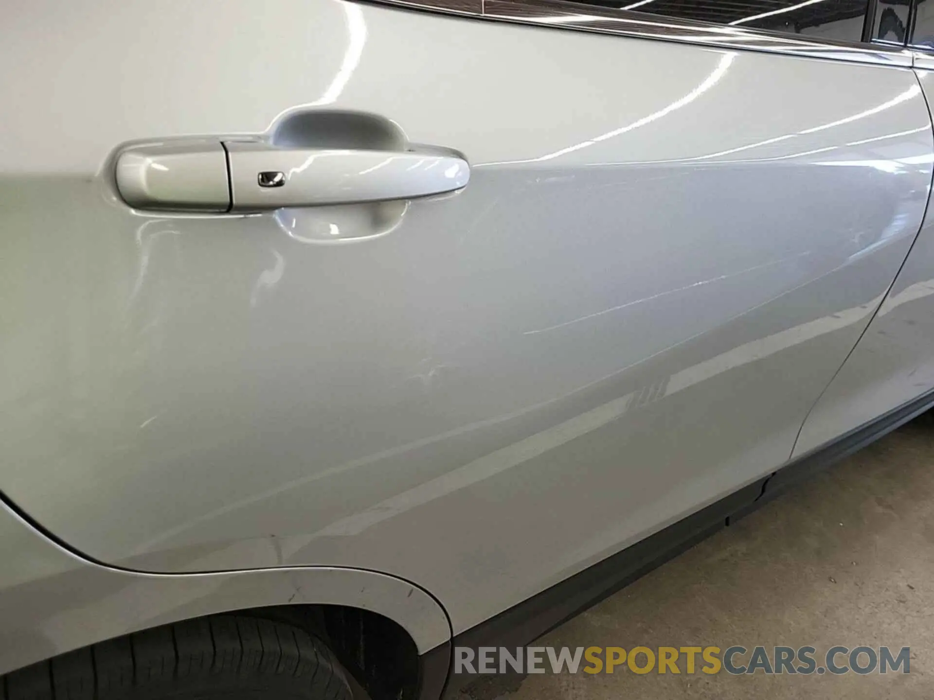 27 Photograph of a damaged car 2GNAXJEV6K6260690 CHEVROLET EQUINOX 2019