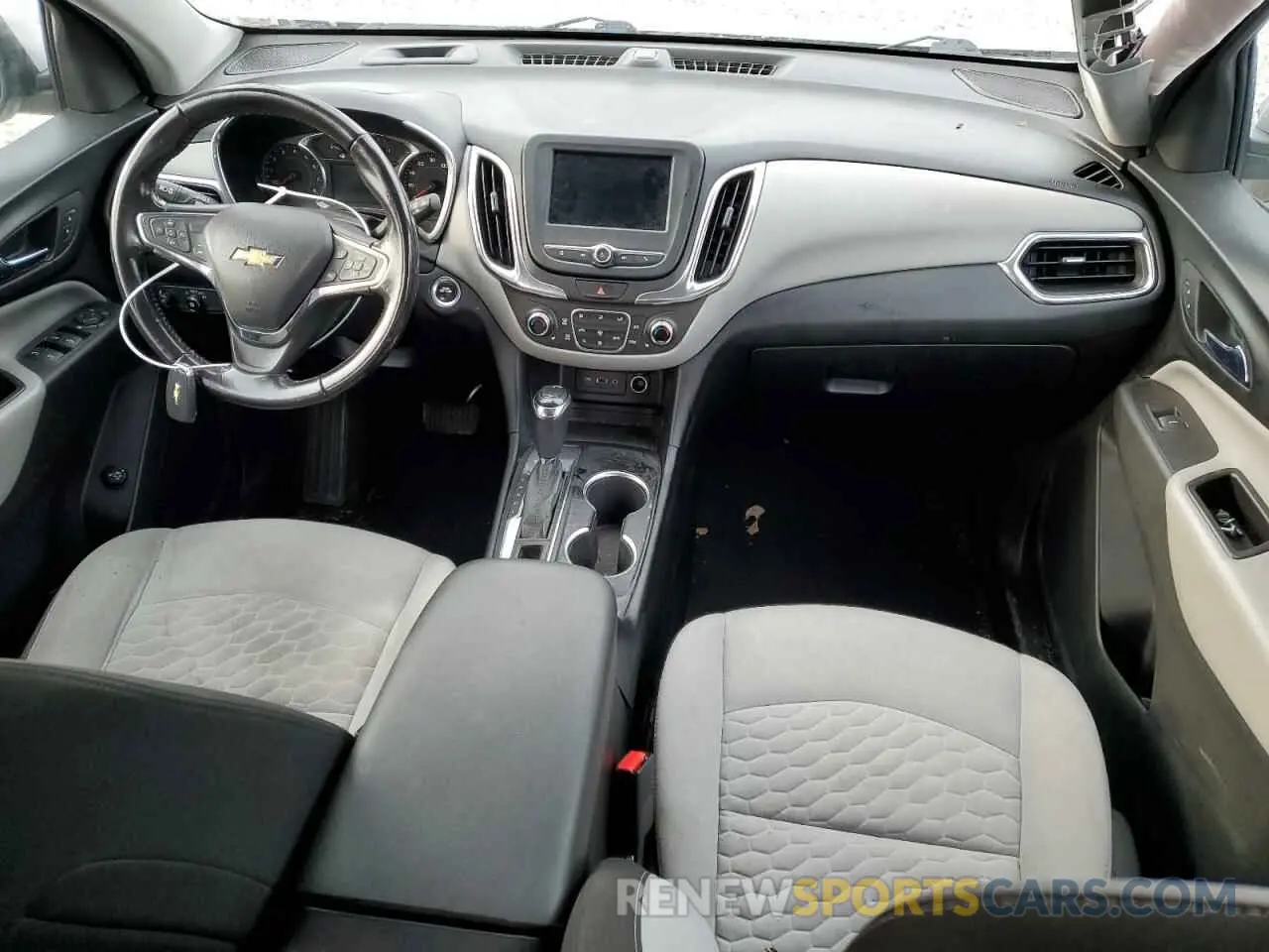 8 Photograph of a damaged car 2GNAXJEV7K6150828 CHEVROLET EQUINOX 2019