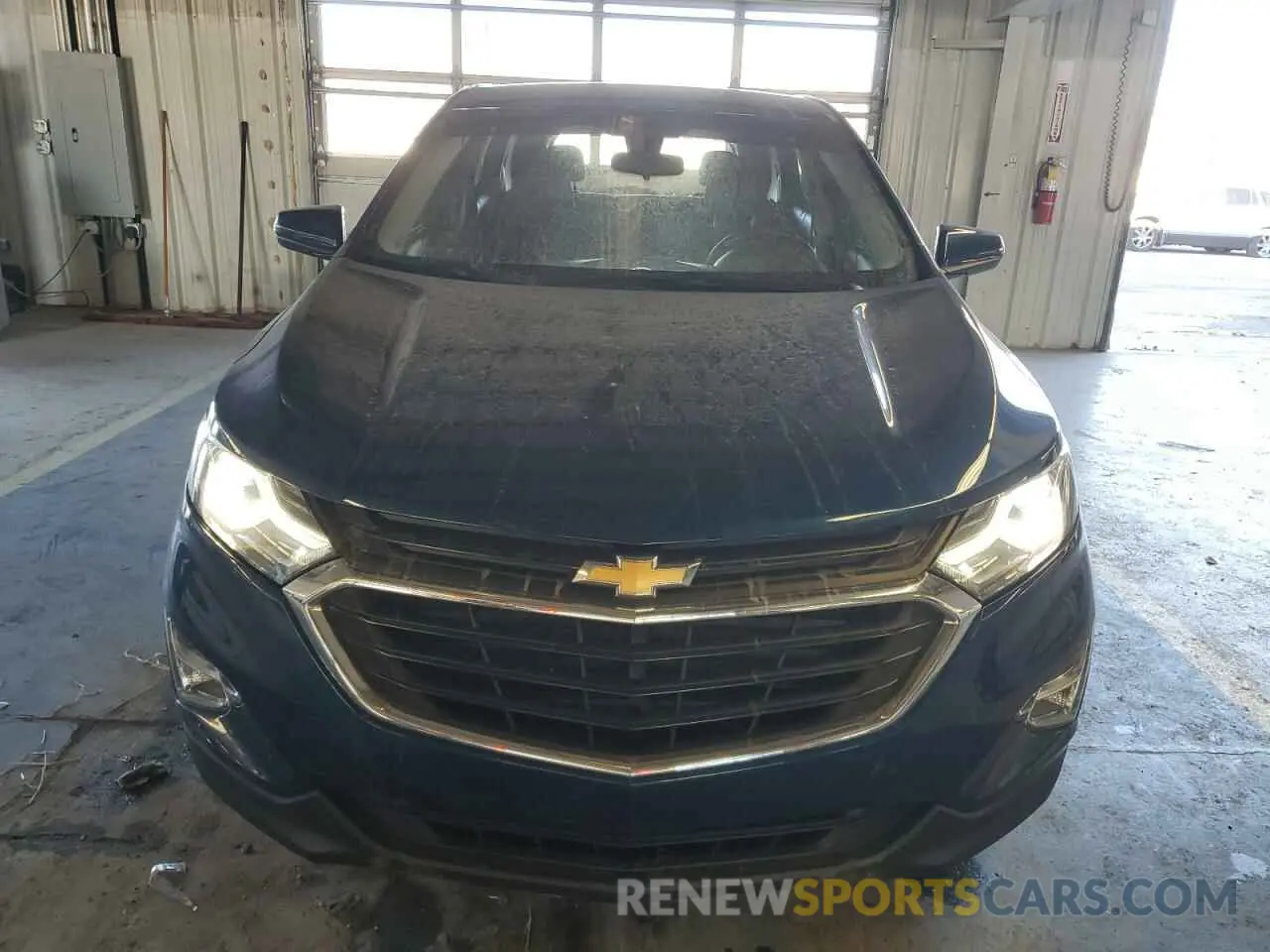 5 Photograph of a damaged car 2GNAXJEV7K6245857 CHEVROLET EQUINOX 2019