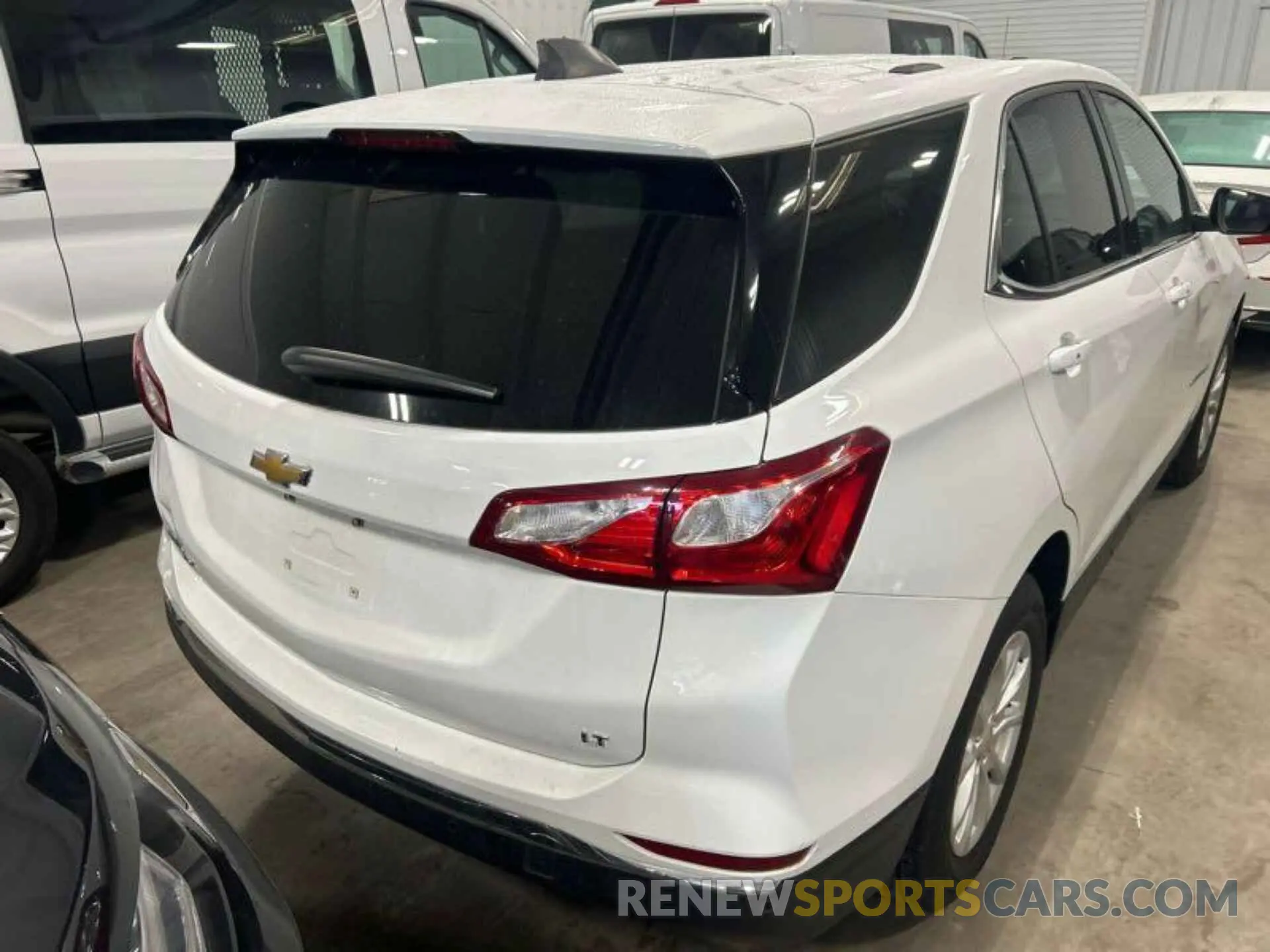11 Photograph of a damaged car 2GNAXJEV8K6220370 CHEVROLET EQUINOX 2019