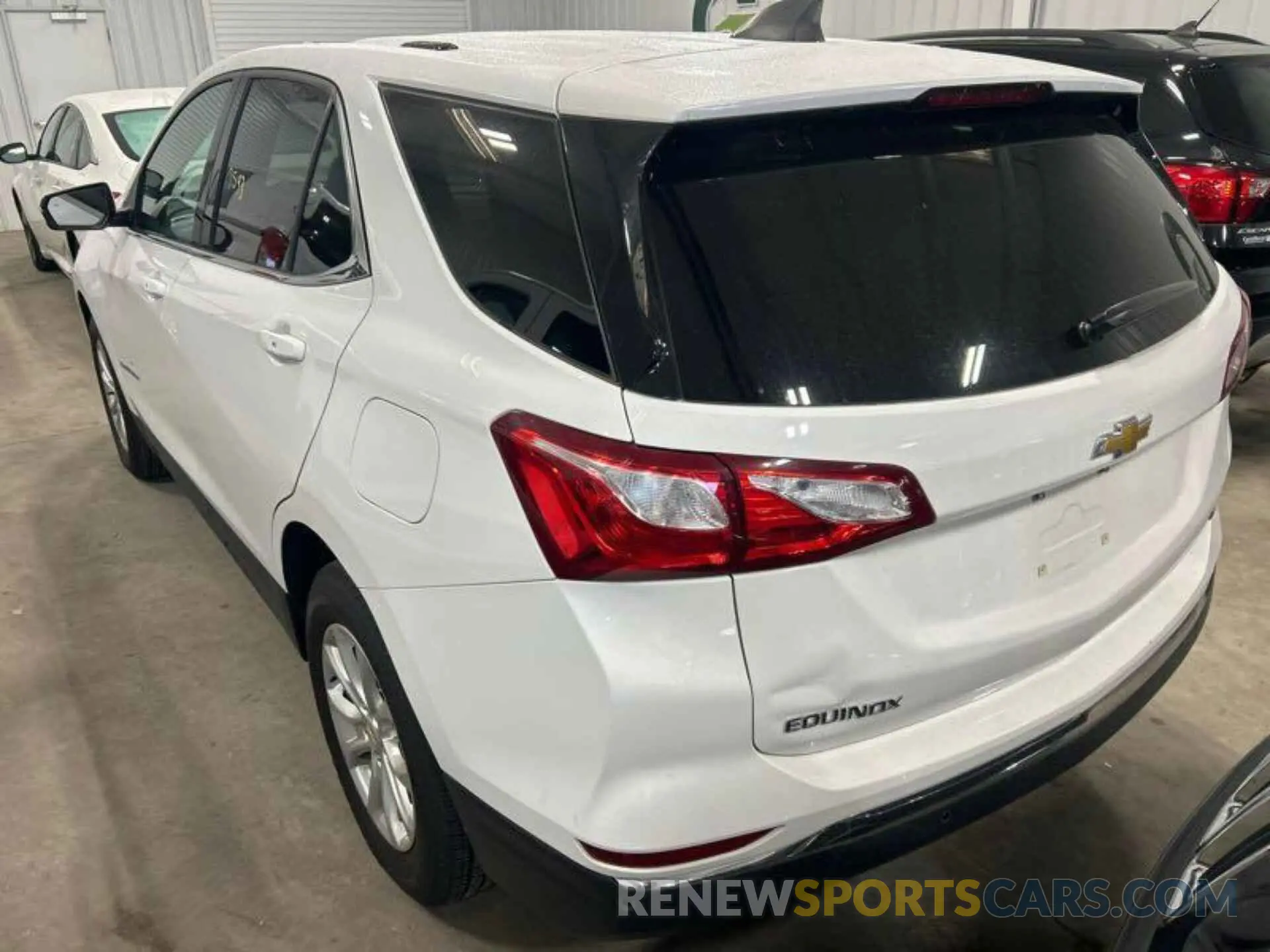 4 Photograph of a damaged car 2GNAXJEV8K6220370 CHEVROLET EQUINOX 2019