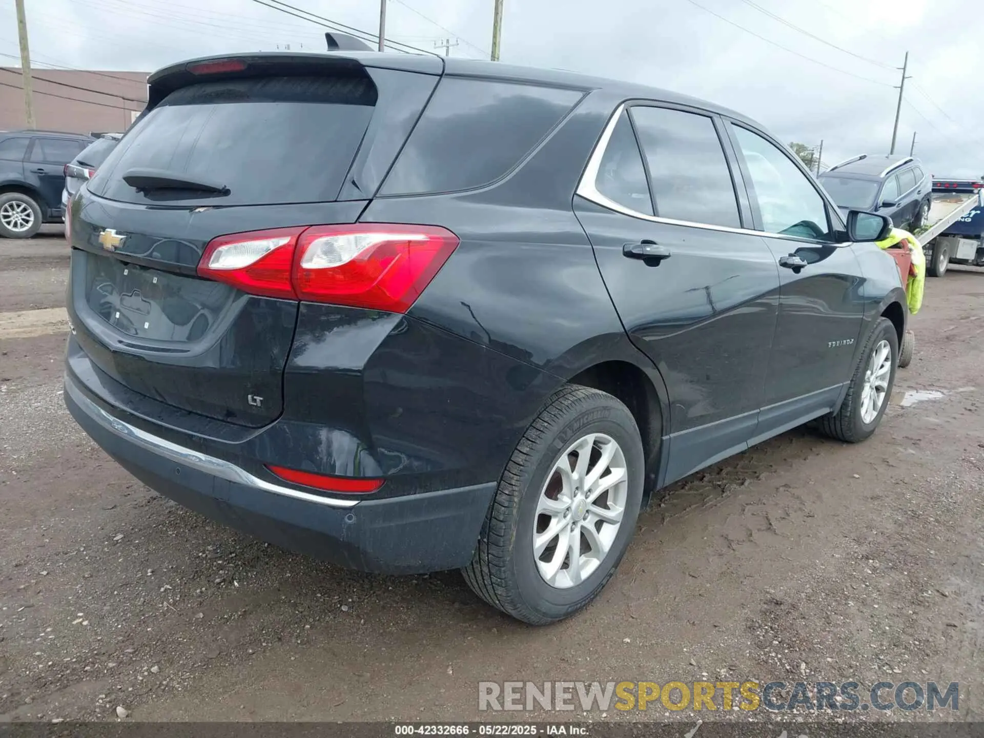 4 Photograph of a damaged car 2GNAXJEV8K6223401 CHEVROLET EQUINOX 2019