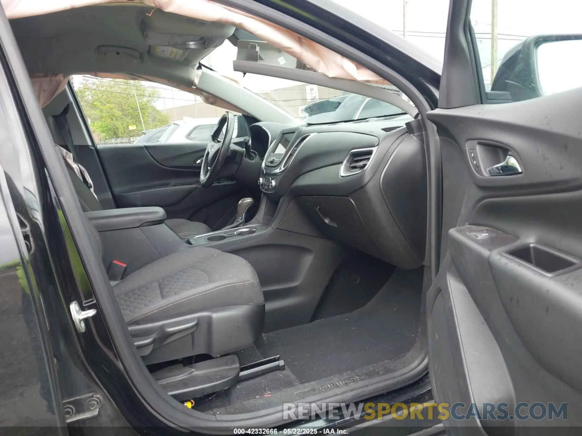 5 Photograph of a damaged car 2GNAXJEV8K6223401 CHEVROLET EQUINOX 2019