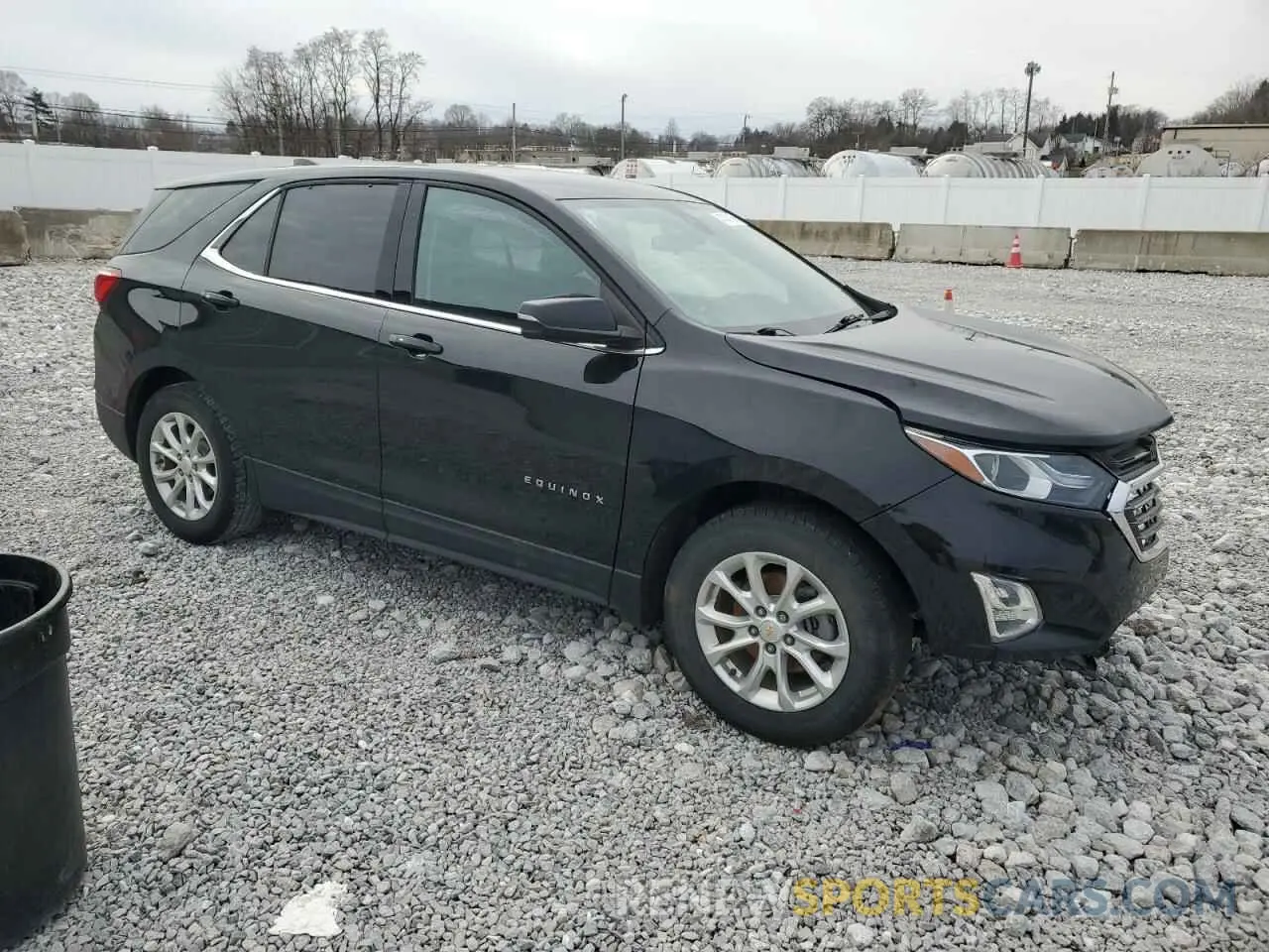 4 Photograph of a damaged car 2GNAXJEVXK6224923 CHEVROLET EQUINOX 2019