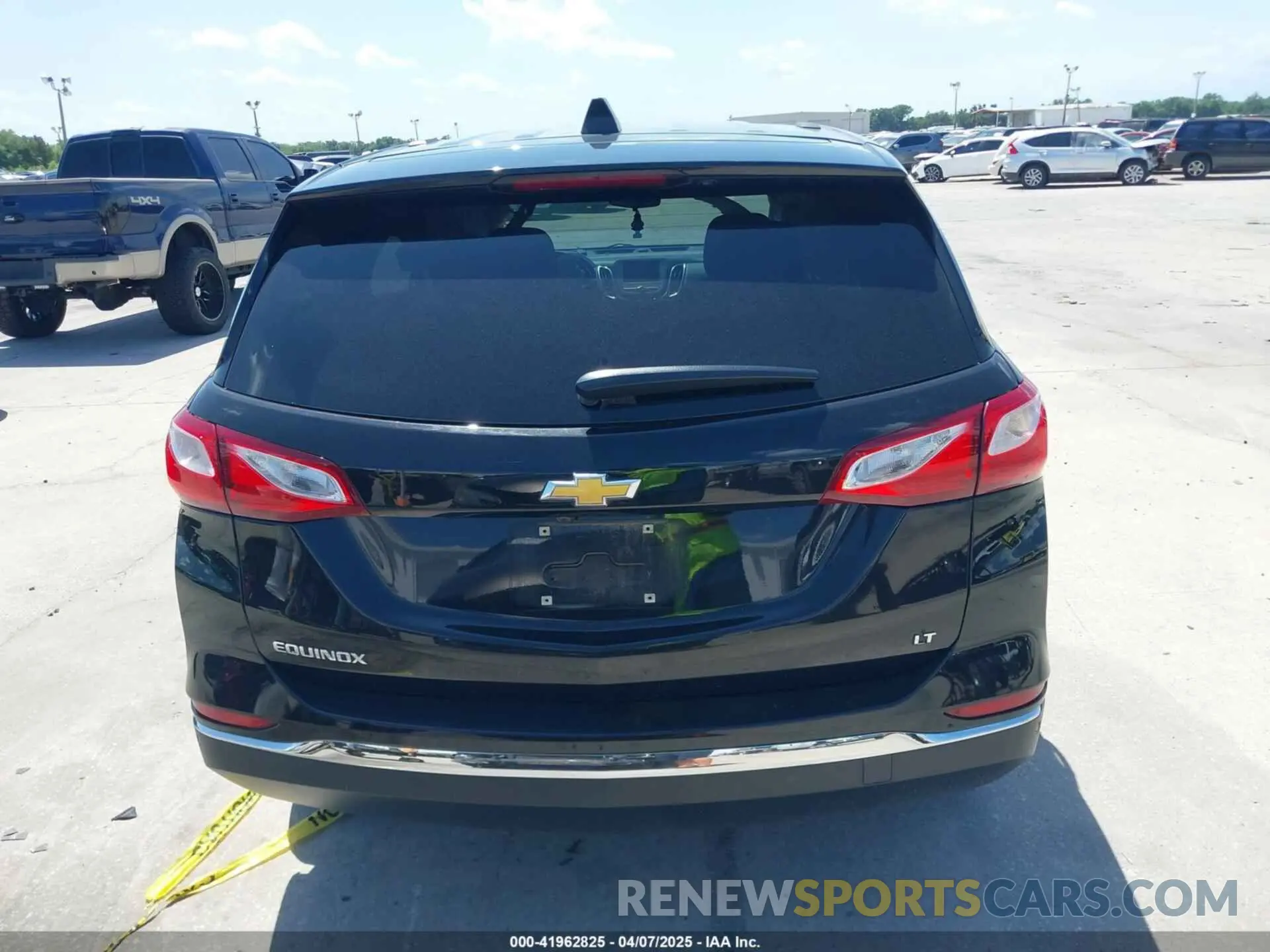 16 Photograph of a damaged car 2GNAXJEVXK6231032 CHEVROLET EQUINOX 2019