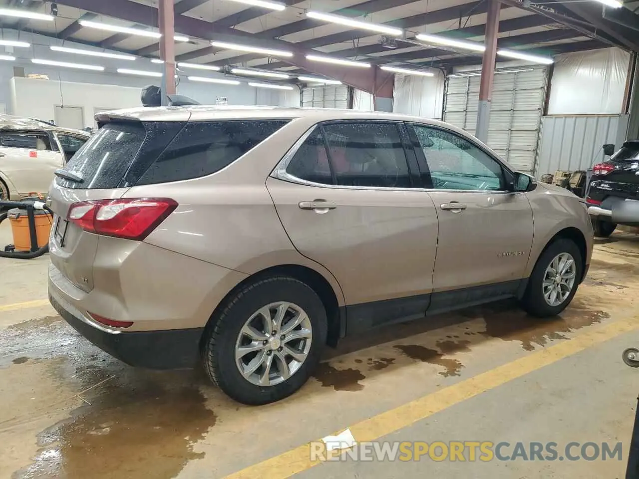 3 Photograph of a damaged car 2GNAXJEVXK6240426 CHEVROLET EQUINOX 2019