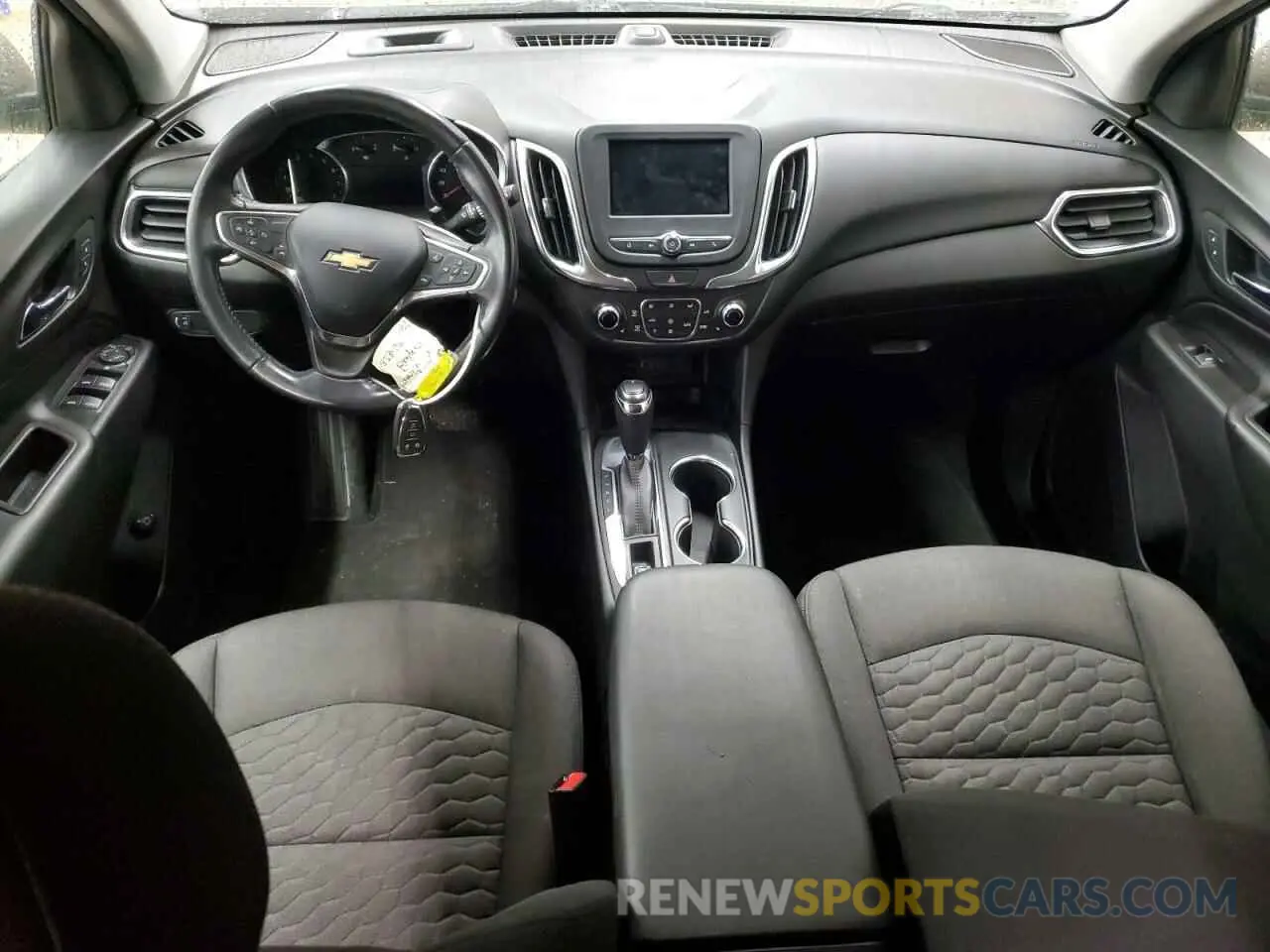 8 Photograph of a damaged car 2GNAXJEVXK6240426 CHEVROLET EQUINOX 2019