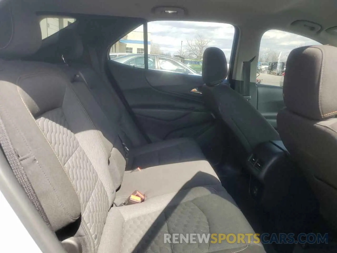 11 Photograph of a damaged car 2GNAXKEV0K6140910 CHEVROLET EQUINOX 2019