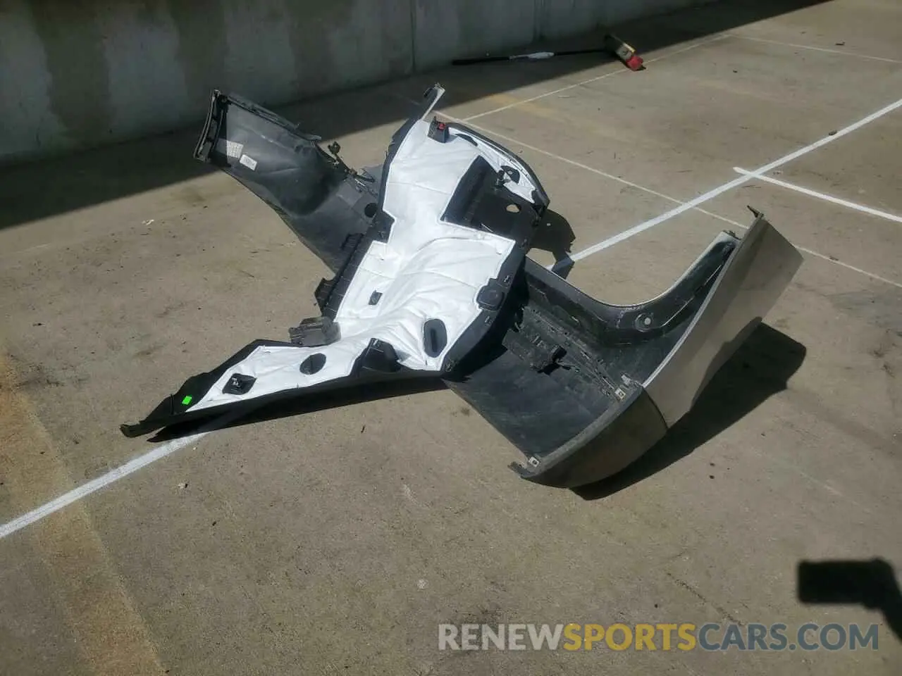 13 Photograph of a damaged car 2GNAXKEV0K6140910 CHEVROLET EQUINOX 2019