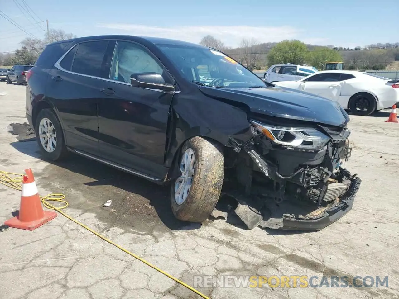 4 Photograph of a damaged car 2GNAXKEV0K6151535 CHEVROLET EQUINOX 2019