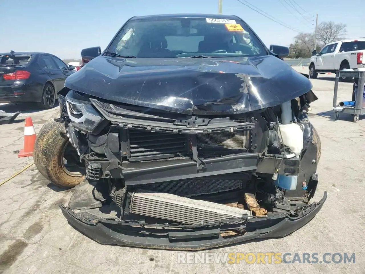5 Photograph of a damaged car 2GNAXKEV0K6151535 CHEVROLET EQUINOX 2019