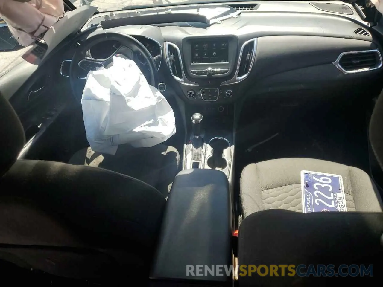 8 Photograph of a damaged car 2GNAXKEV0K6151535 CHEVROLET EQUINOX 2019