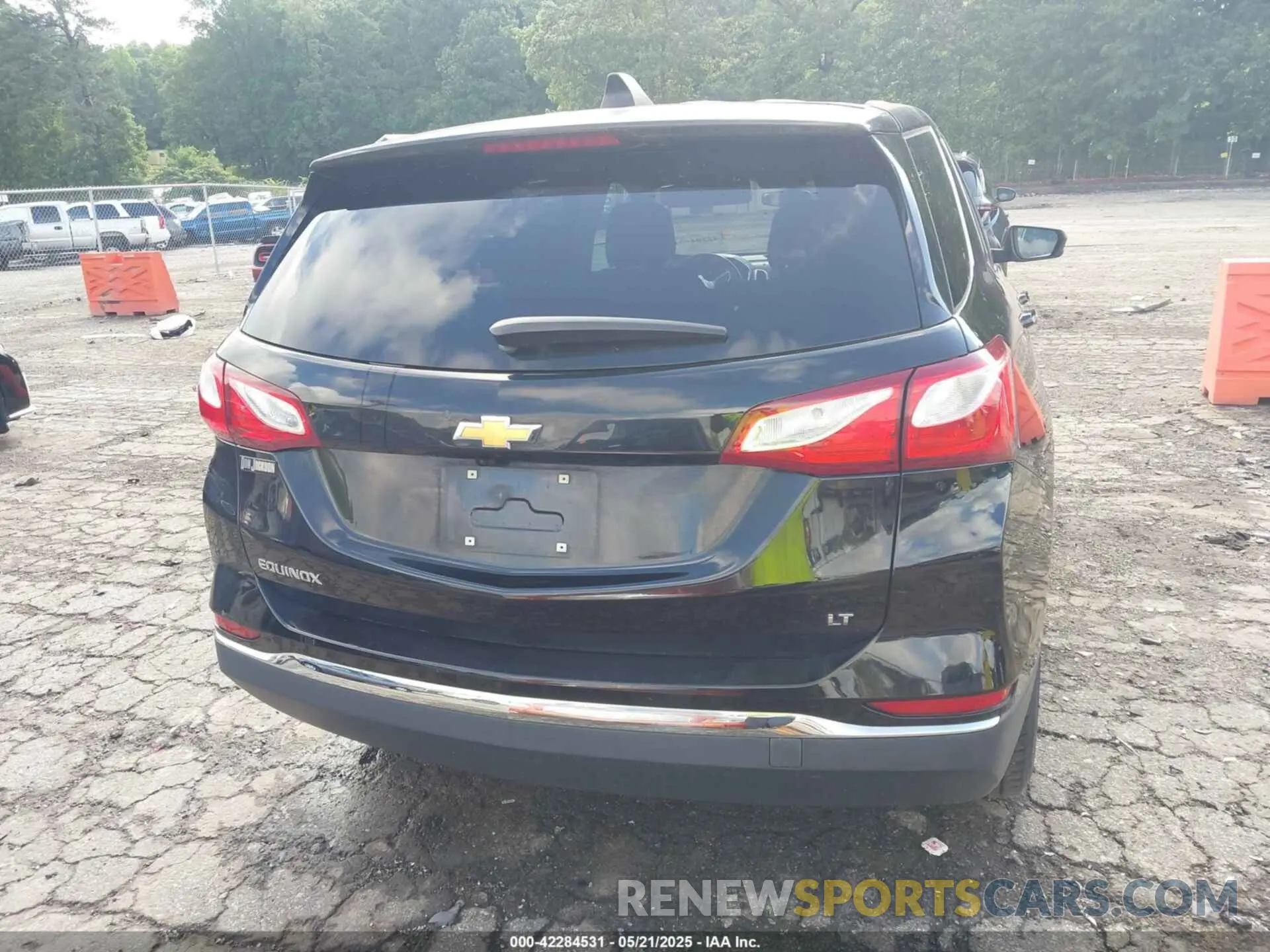 16 Photograph of a damaged car 2GNAXKEV0K6167475 CHEVROLET EQUINOX 2019