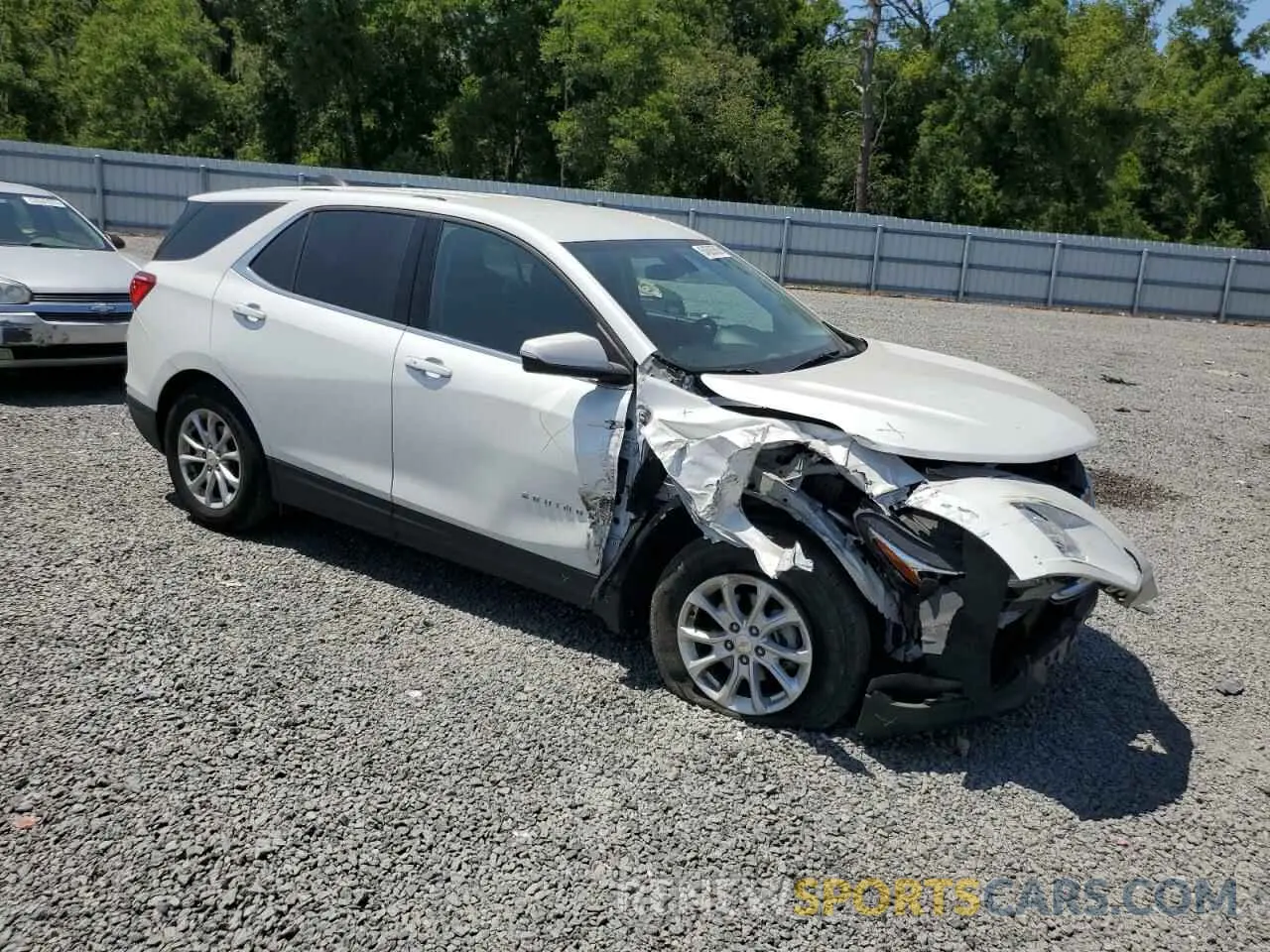 4 Photograph of a damaged car 2GNAXKEV0K6173163 CHEVROLET EQUINOX 2019