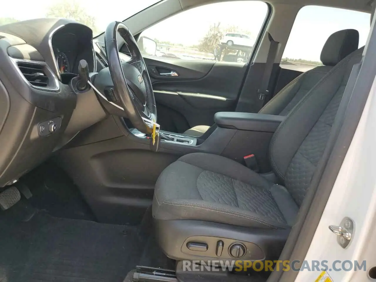 7 Photograph of a damaged car 2GNAXKEV0K6173163 CHEVROLET EQUINOX 2019
