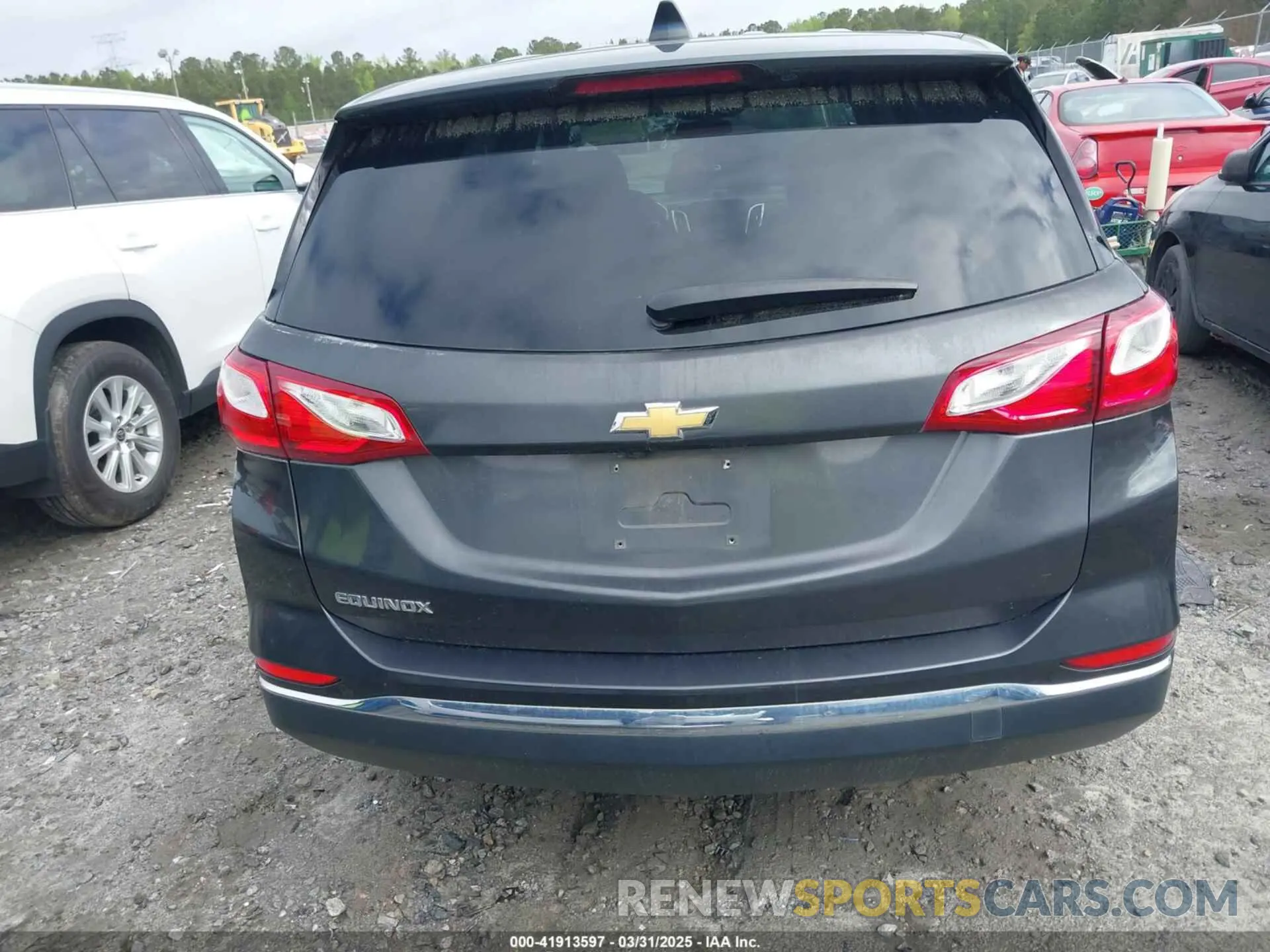 17 Photograph of a damaged car 2GNAXKEV0K6175950 CHEVROLET EQUINOX 2019