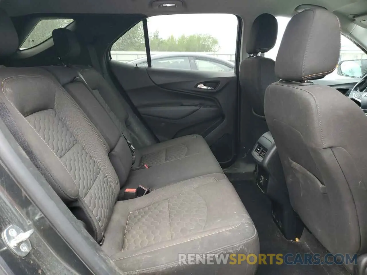 11 Photograph of a damaged car 2GNAXKEV0K6184986 CHEVROLET EQUINOX 2019