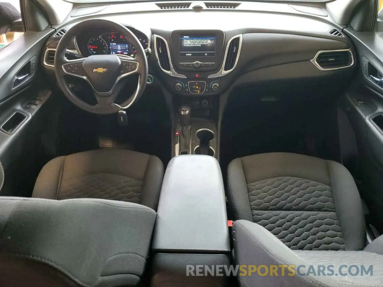 8 Photograph of a damaged car 2GNAXKEV0K6197592 CHEVROLET EQUINOX 2019