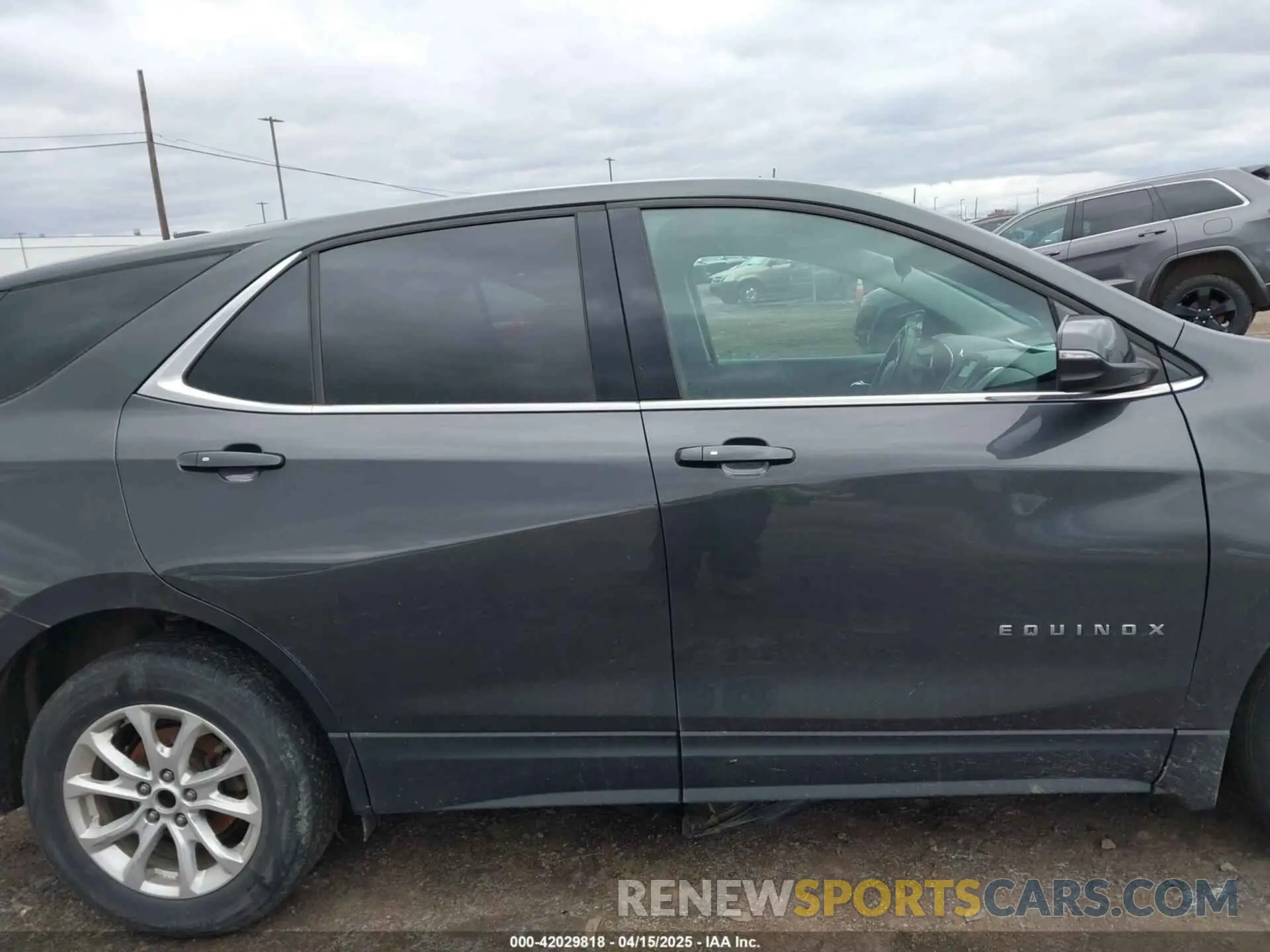 12 Photograph of a damaged car 2GNAXKEV0K6230221 CHEVROLET EQUINOX 2019