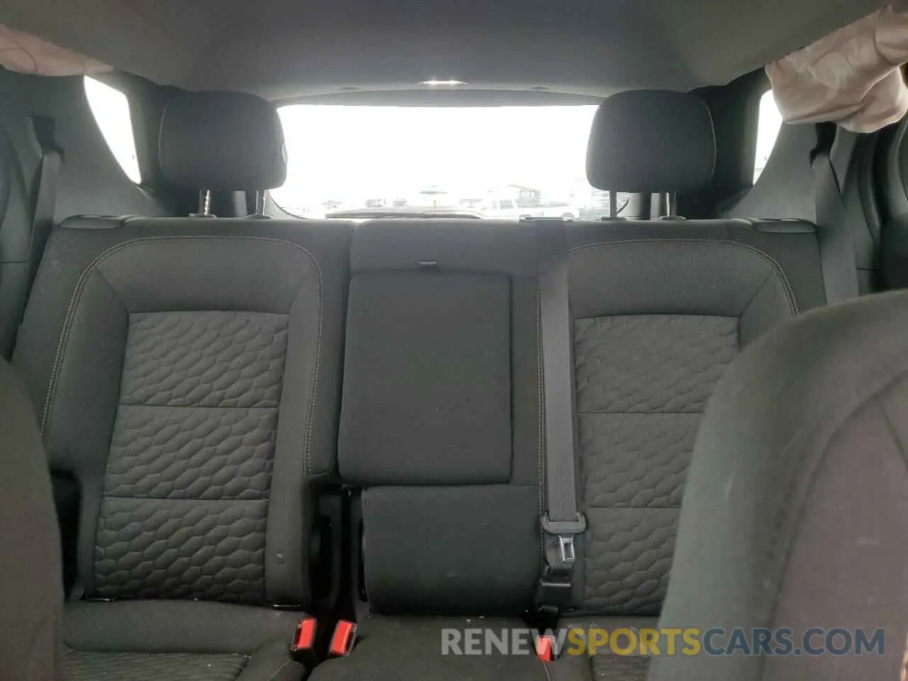 10 Photograph of a damaged car 2GNAXKEV0K6268421 CHEVROLET EQUINOX 2019
