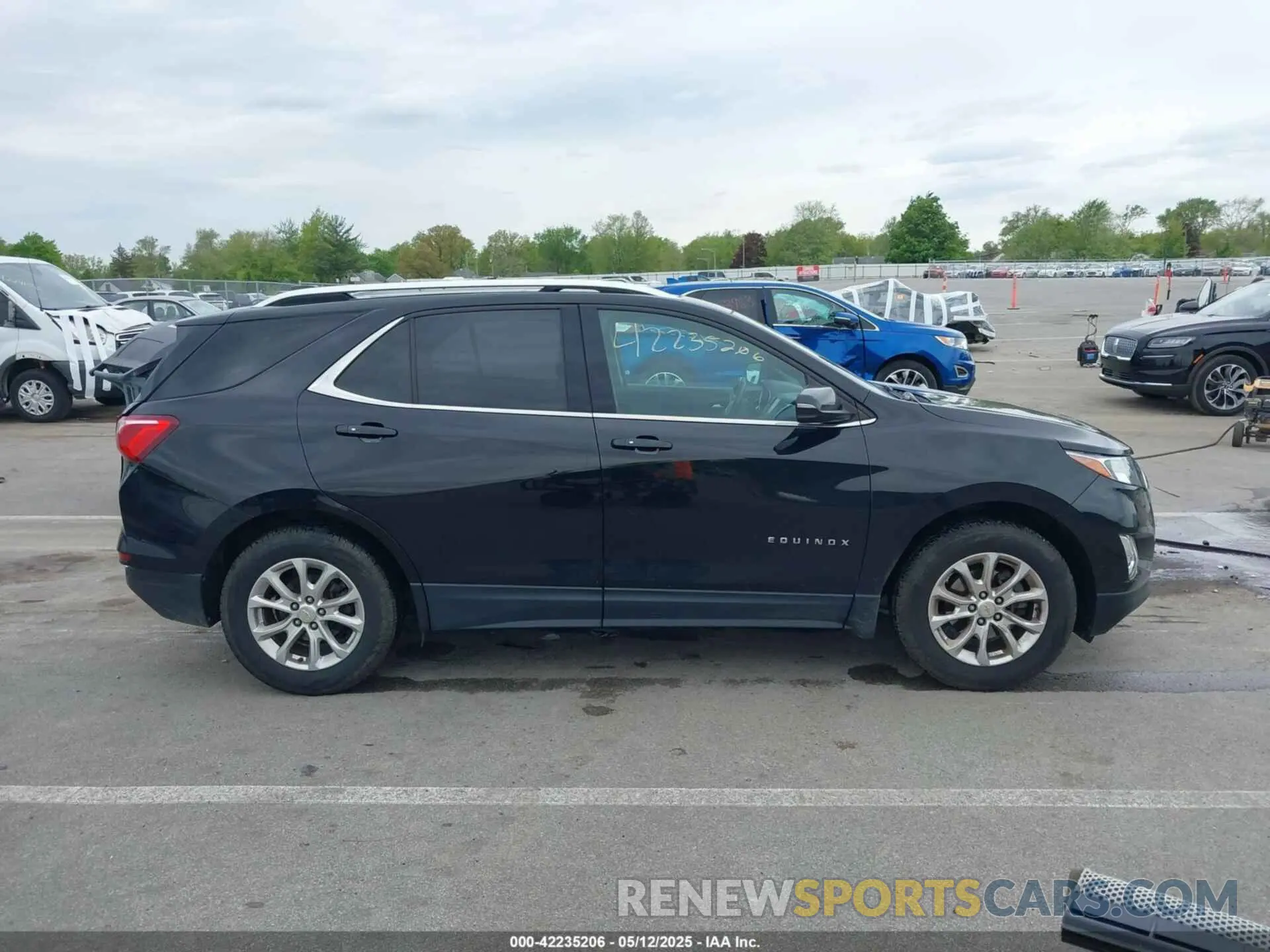 13 Photograph of a damaged car 2GNAXKEV0K6275434 CHEVROLET EQUINOX 2019