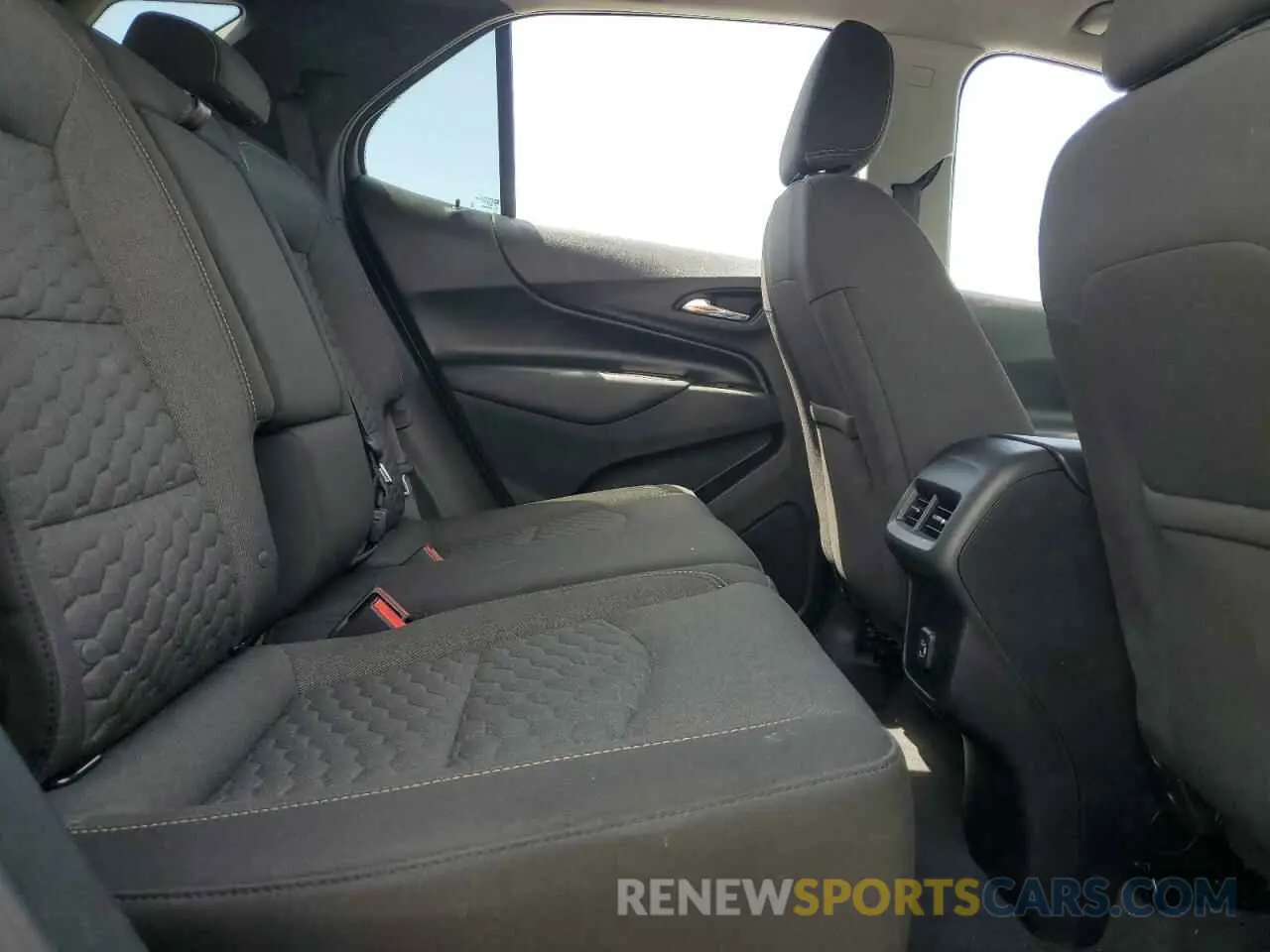 11 Photograph of a damaged car 2GNAXKEV0K6302387 CHEVROLET EQUINOX 2019