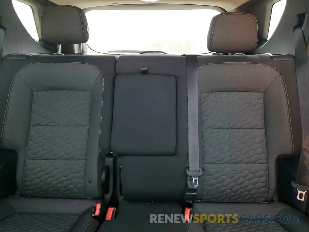 10 Photograph of a damaged car 2GNAXKEV1K6107138 CHEVROLET EQUINOX 2019