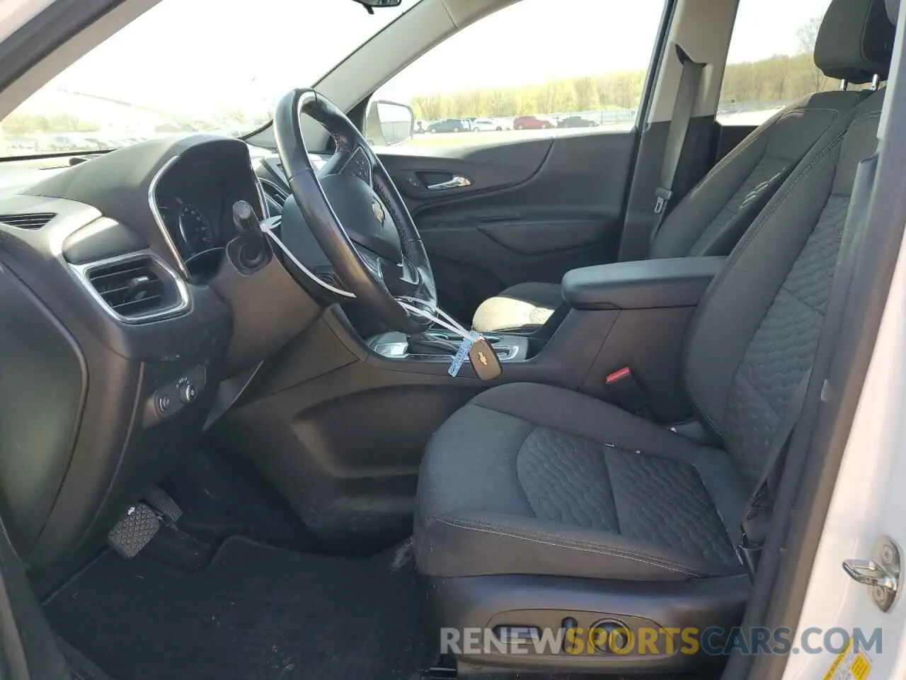 7 Photograph of a damaged car 2GNAXKEV1K6177397 CHEVROLET EQUINOX 2019