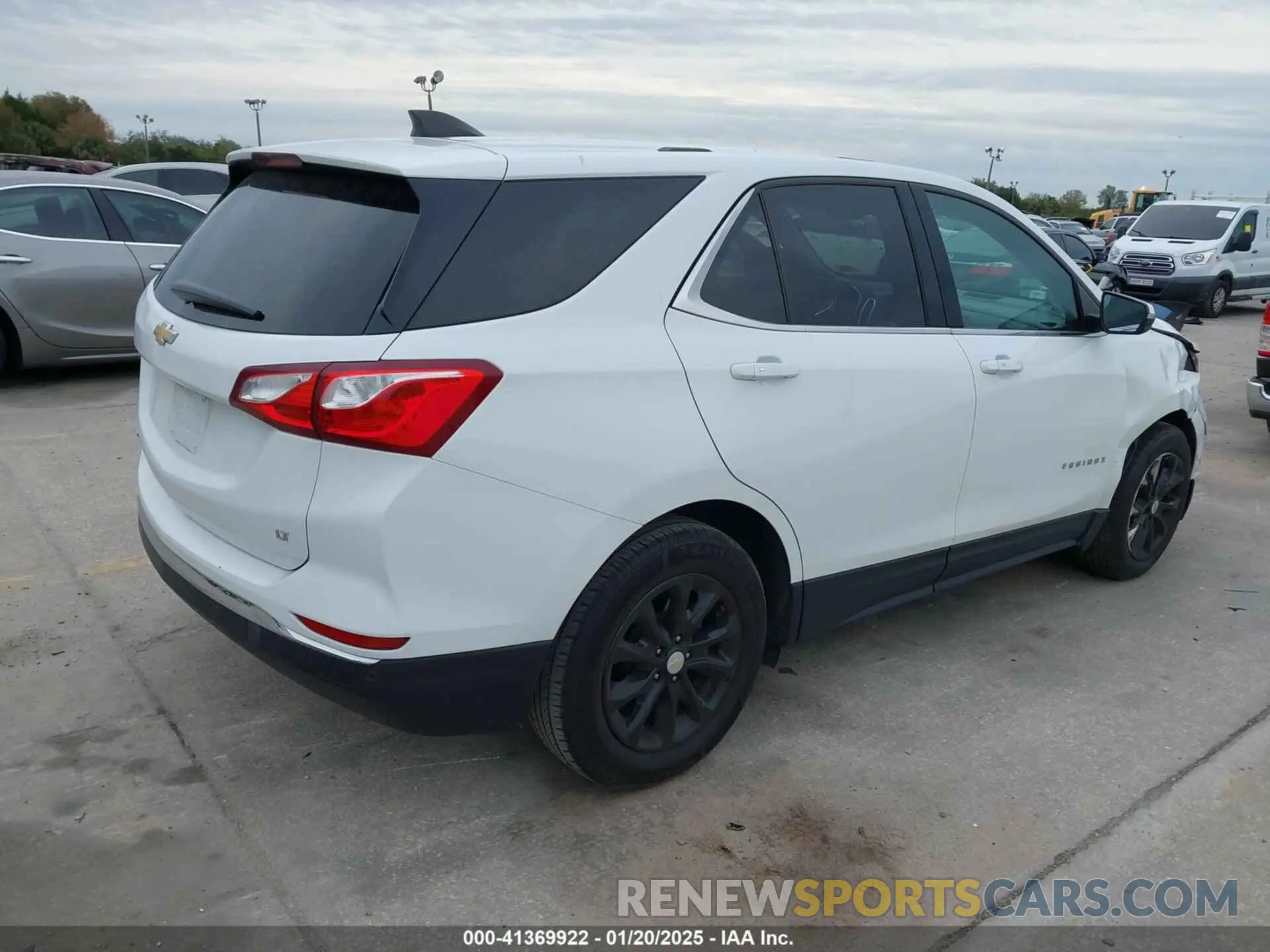 4 Photograph of a damaged car 2GNAXKEV1K6178856 CHEVROLET EQUINOX 2019