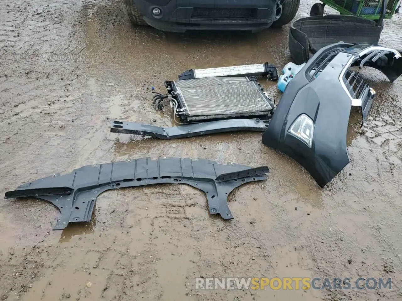 13 Photograph of a damaged car 2GNAXKEV1K6186276 CHEVROLET EQUINOX 2019