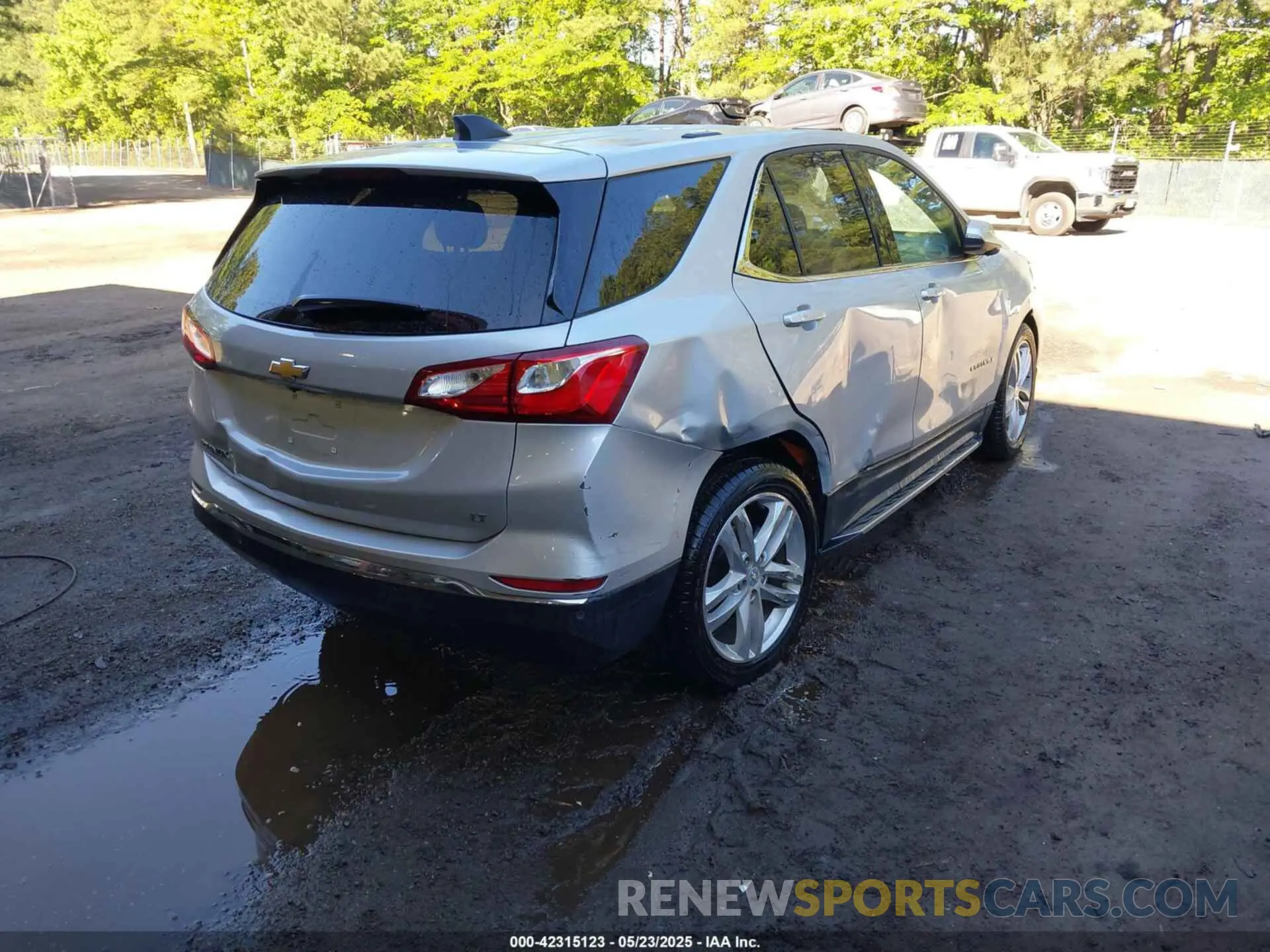 4 Photograph of a damaged car 2GNAXKEV1K6189548 CHEVROLET EQUINOX 2019