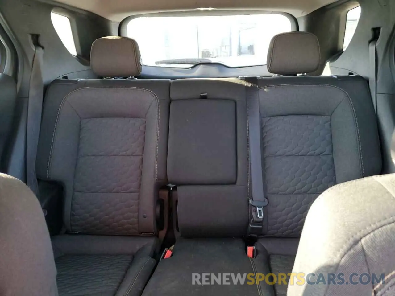 10 Photograph of a damaged car 2GNAXKEV1K6201200 CHEVROLET EQUINOX 2019