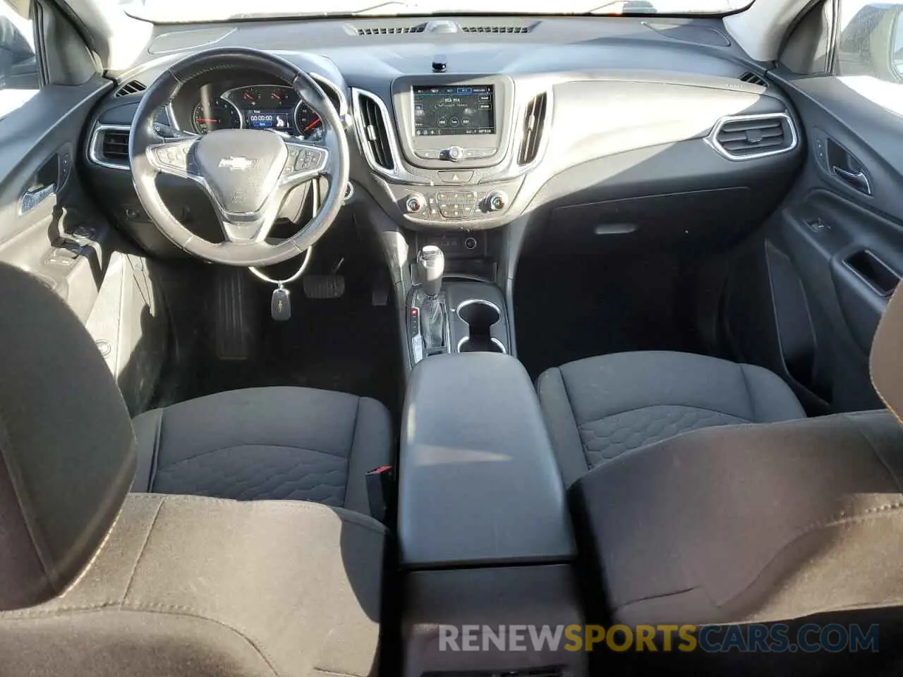 8 Photograph of a damaged car 2GNAXKEV1K6201200 CHEVROLET EQUINOX 2019