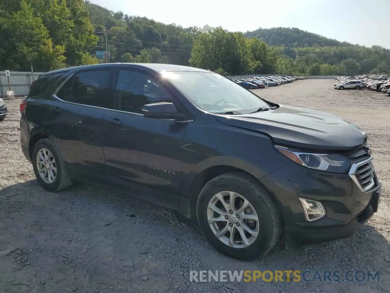 4 Photograph of a damaged car 2GNAXKEV1K6266404 CHEVROLET EQUINOX 2019