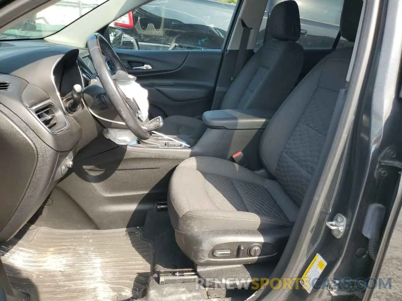 7 Photograph of a damaged car 2GNAXKEV1K6266404 CHEVROLET EQUINOX 2019