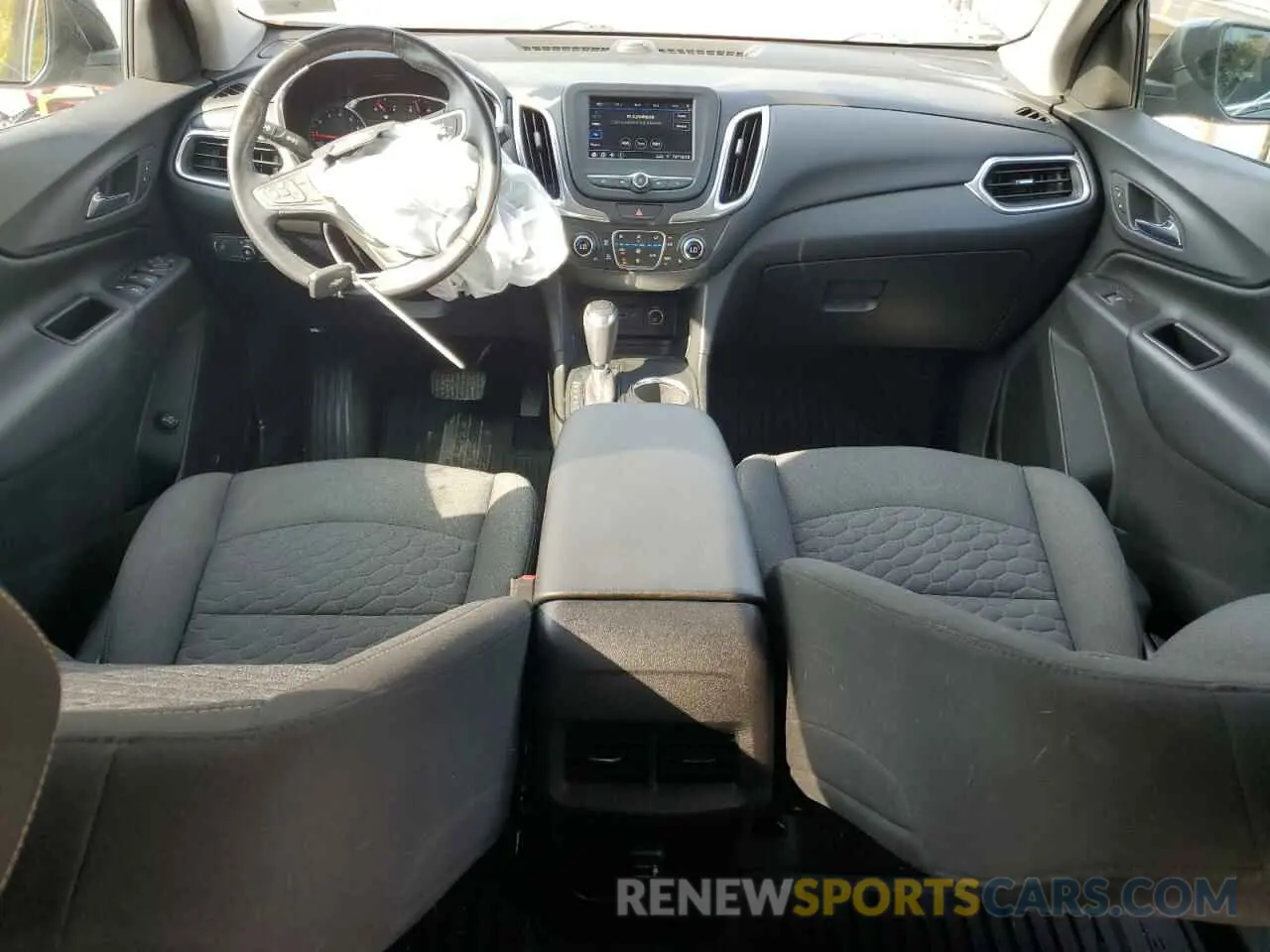 8 Photograph of a damaged car 2GNAXKEV1K6266404 CHEVROLET EQUINOX 2019