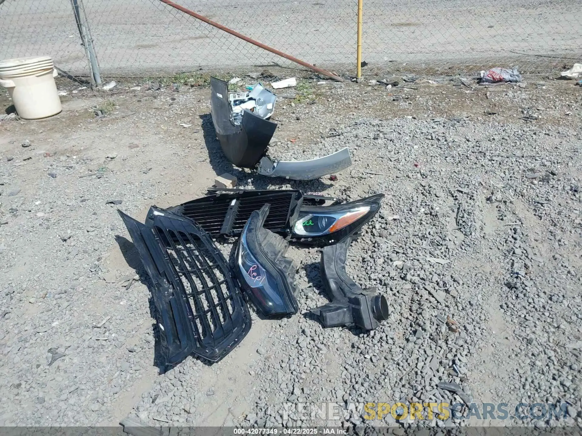 12 Photograph of a damaged car 2GNAXKEV1K6295708 CHEVROLET EQUINOX 2019