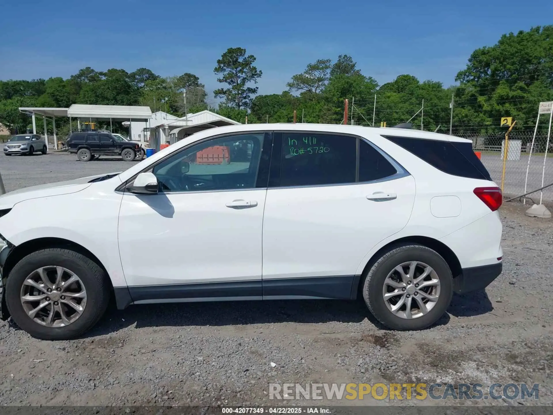 15 Photograph of a damaged car 2GNAXKEV1K6295708 CHEVROLET EQUINOX 2019