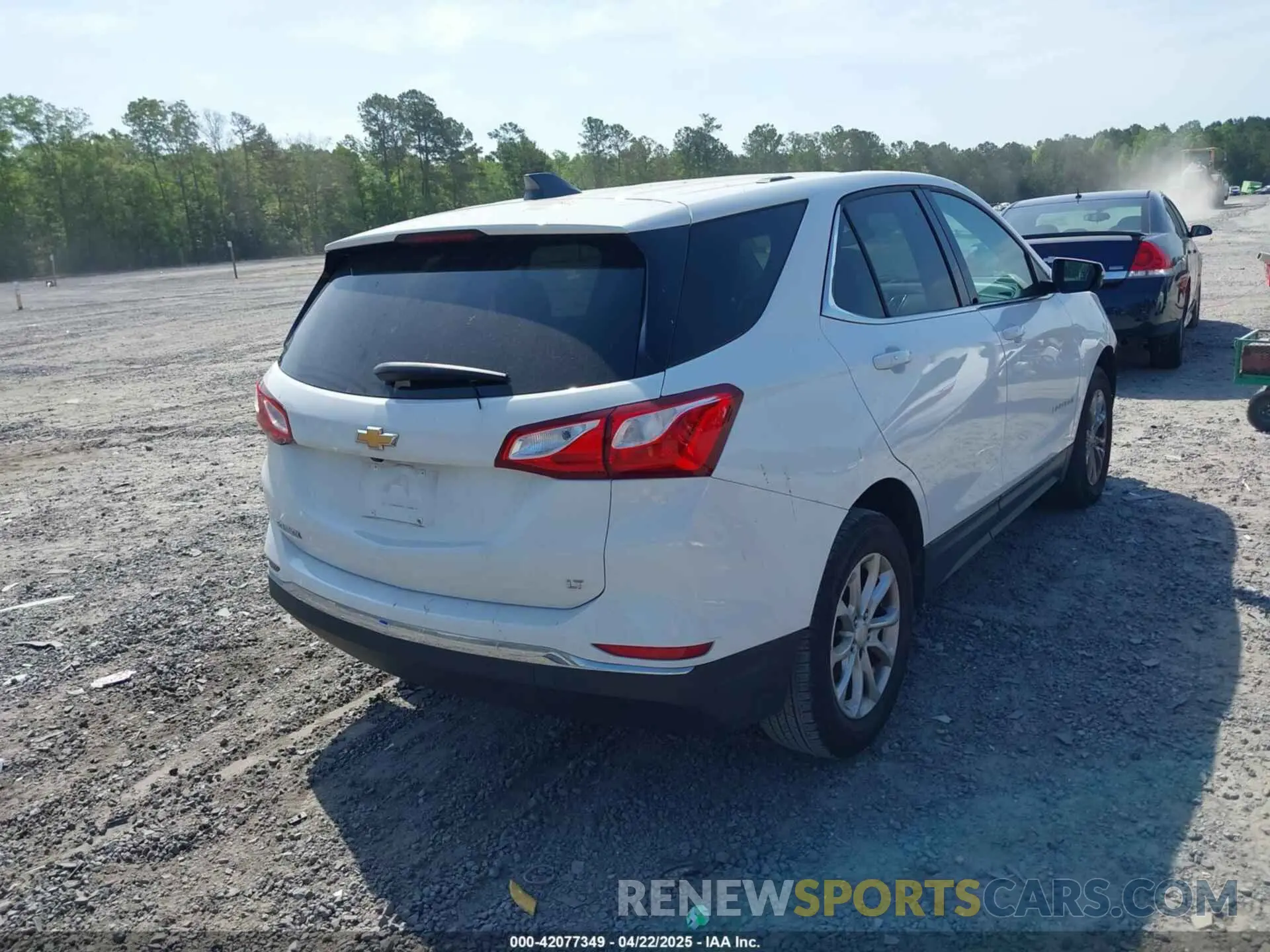 4 Photograph of a damaged car 2GNAXKEV1K6295708 CHEVROLET EQUINOX 2019