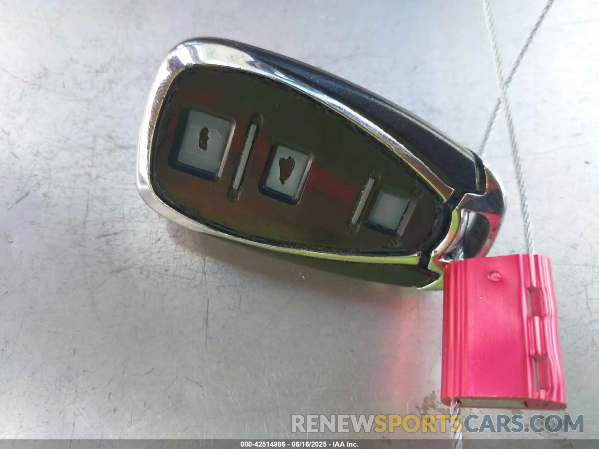 11 Photograph of a damaged car 2GNAXKEV2K6125065 CHEVROLET EQUINOX 2019