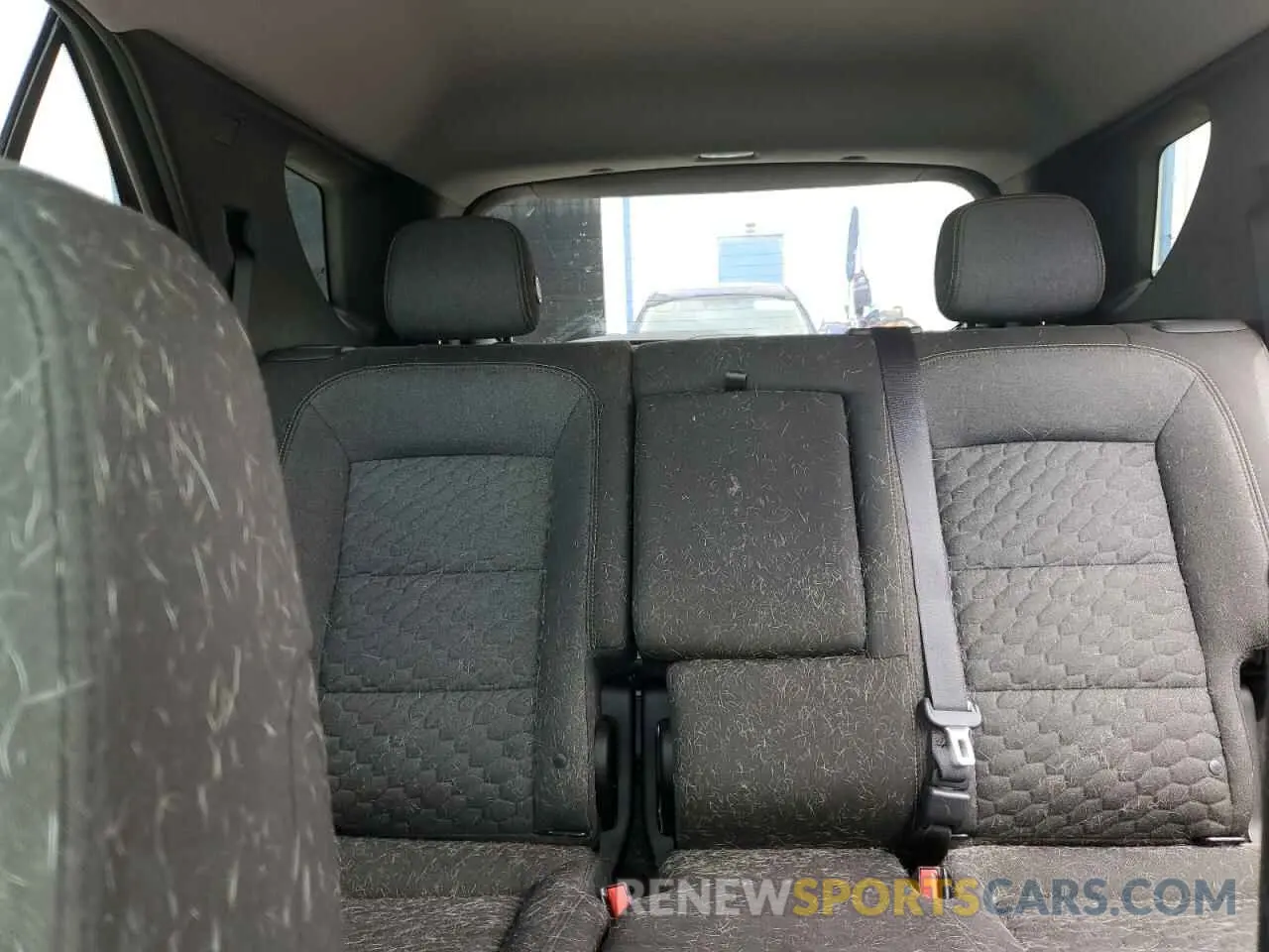 10 Photograph of a damaged car 2GNAXKEV2K6223948 CHEVROLET EQUINOX 2019