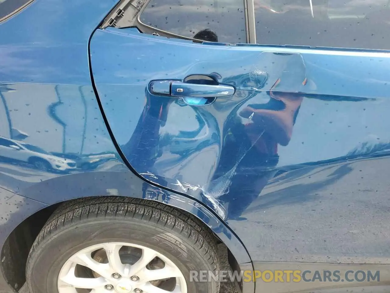 11 Photograph of a damaged car 2GNAXKEV2K6223948 CHEVROLET EQUINOX 2019