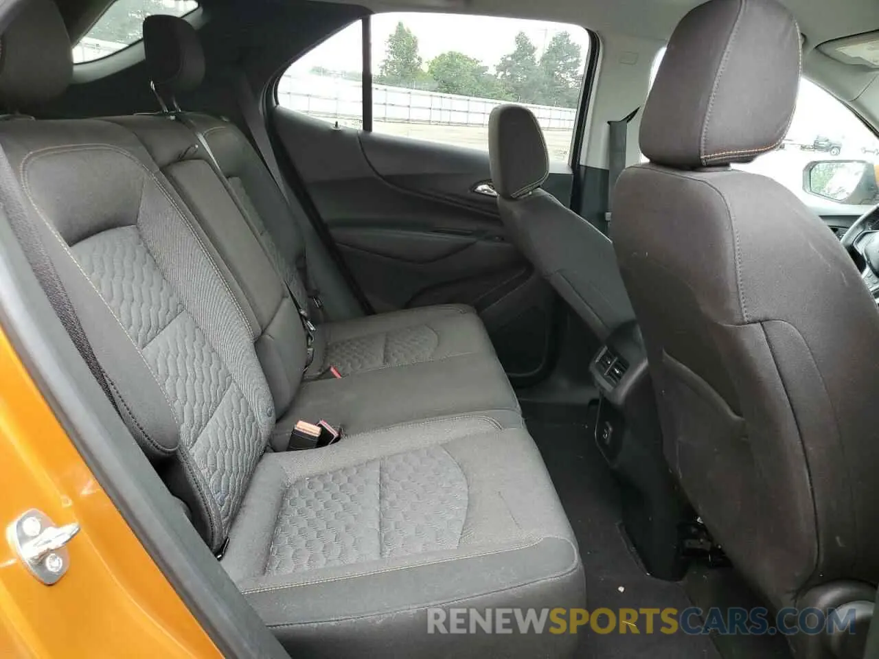 11 Photograph of a damaged car 2GNAXKEV2K6237008 CHEVROLET EQUINOX 2019