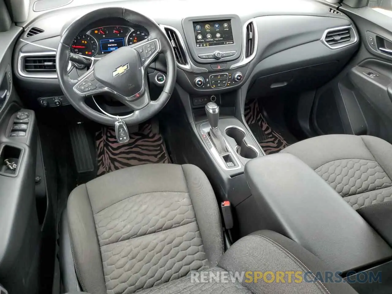 8 Photograph of a damaged car 2GNAXKEV2K6237008 CHEVROLET EQUINOX 2019