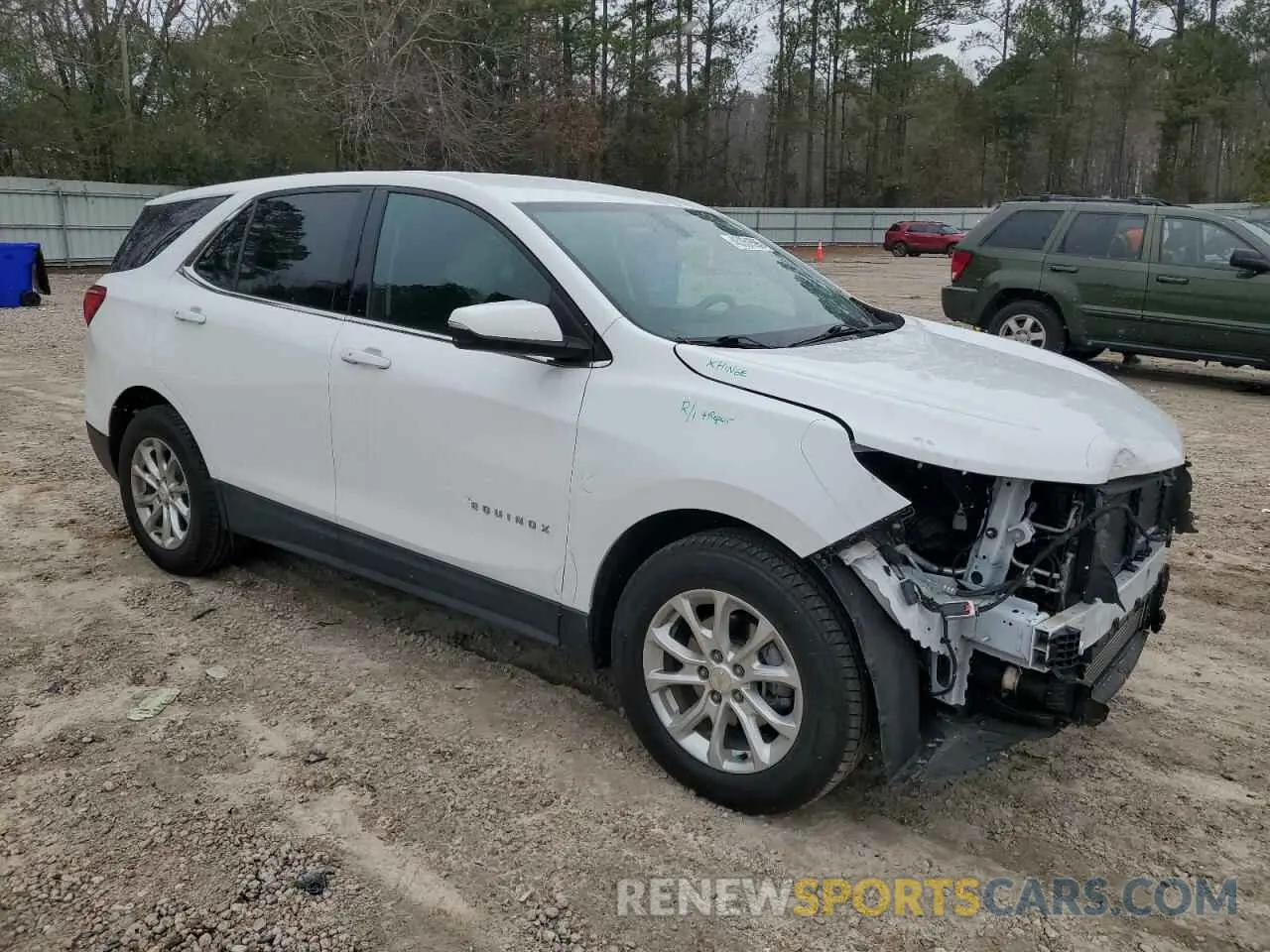 4 Photograph of a damaged car 2GNAXKEV2K6258246 CHEVROLET EQUINOX 2019